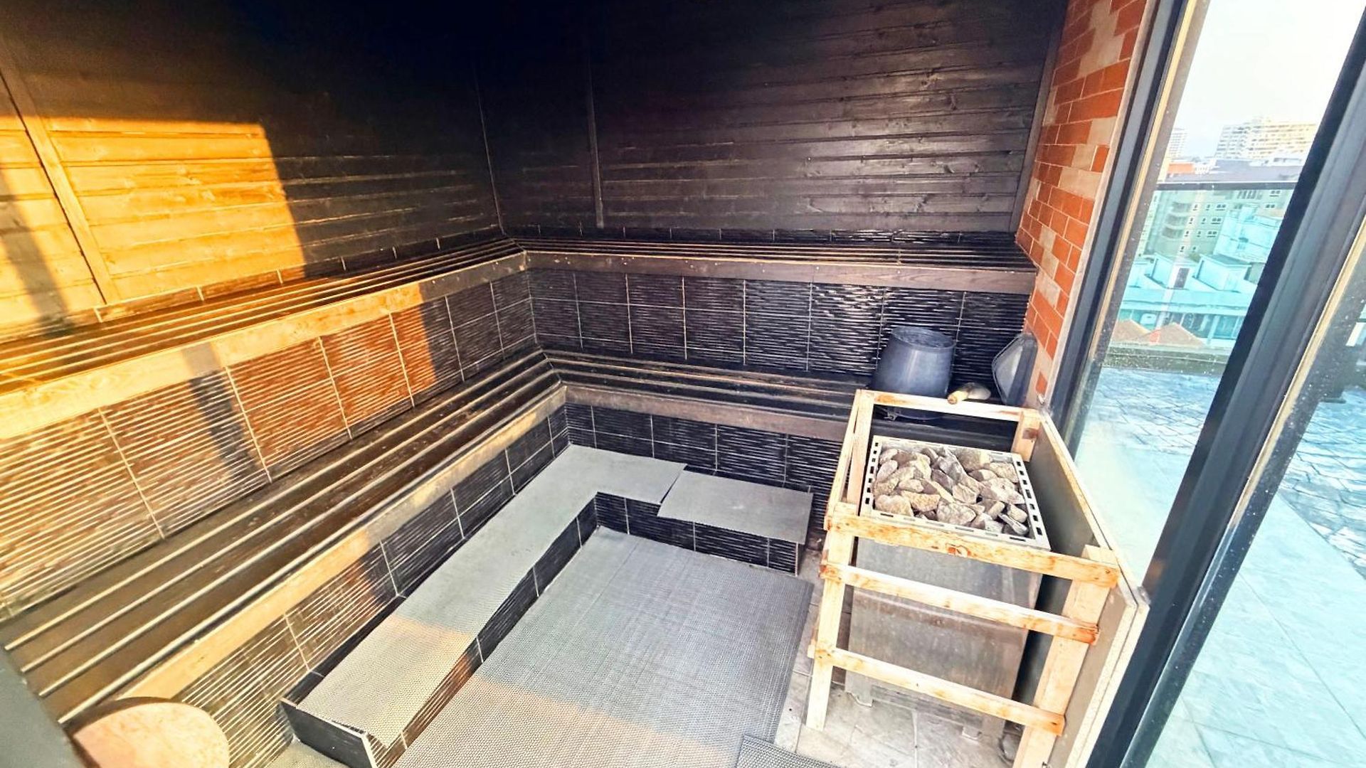 Cozy 2br Rooftop Swimming Pool Pratumnak