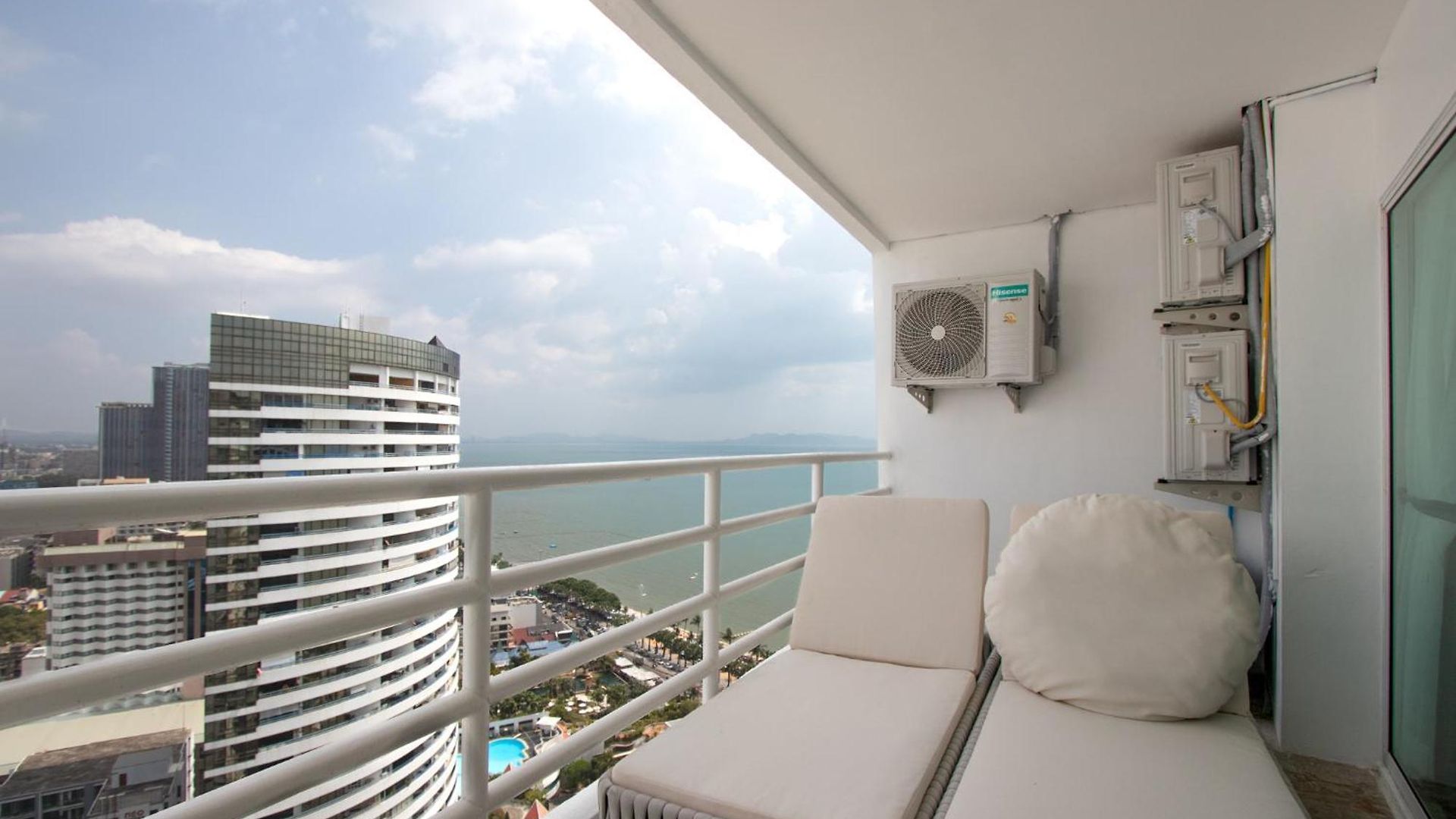 View Talay 7 - Luxury Beachfront & Panoramic Sea View * Pattaya