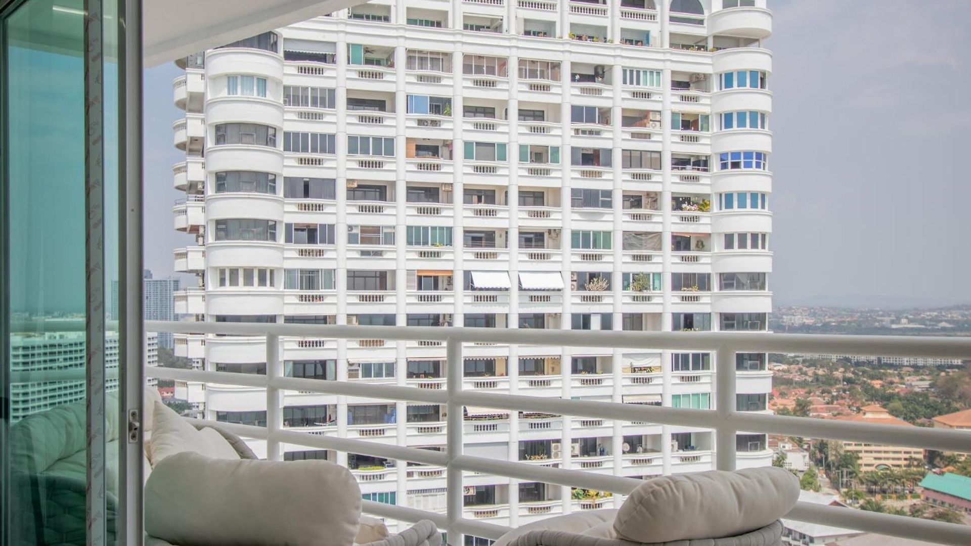 View Talay 7 - Luxury Beachfront & Panoramic Sea View * Pattaya
