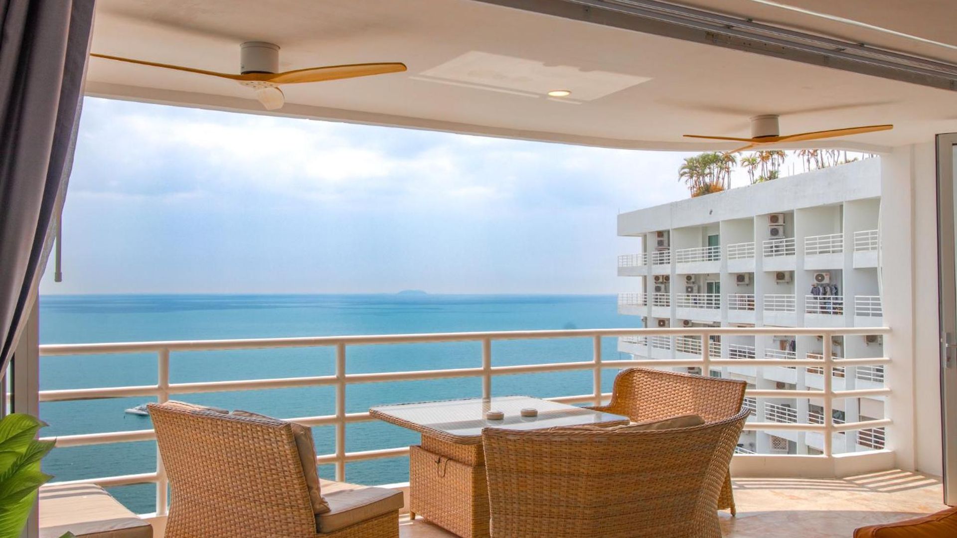 View Talay 7 - Luxury Beachfront & Panoramic Sea View