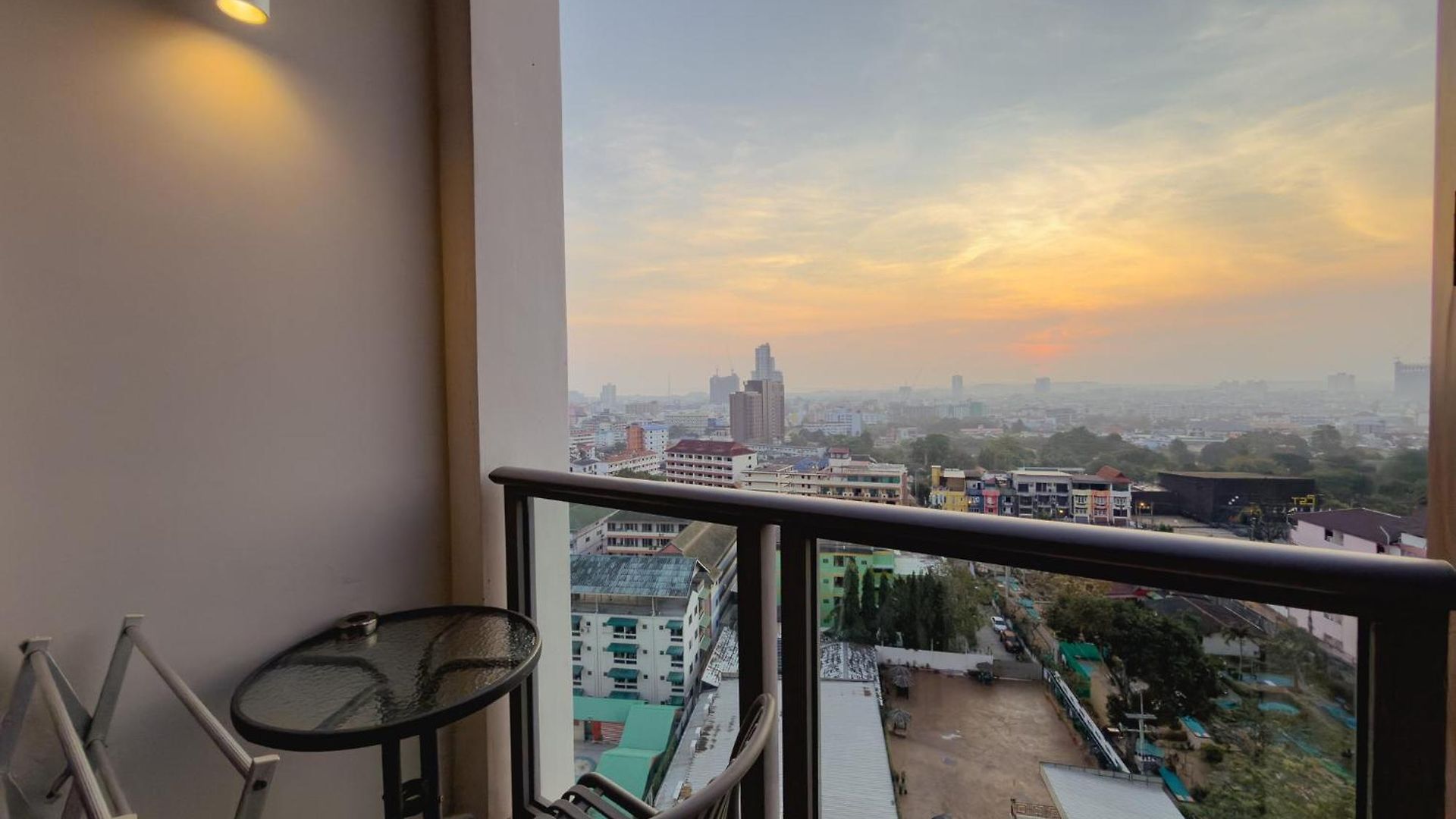 อพาร์ทเม้น Skyline Serenity By Mountain Park *