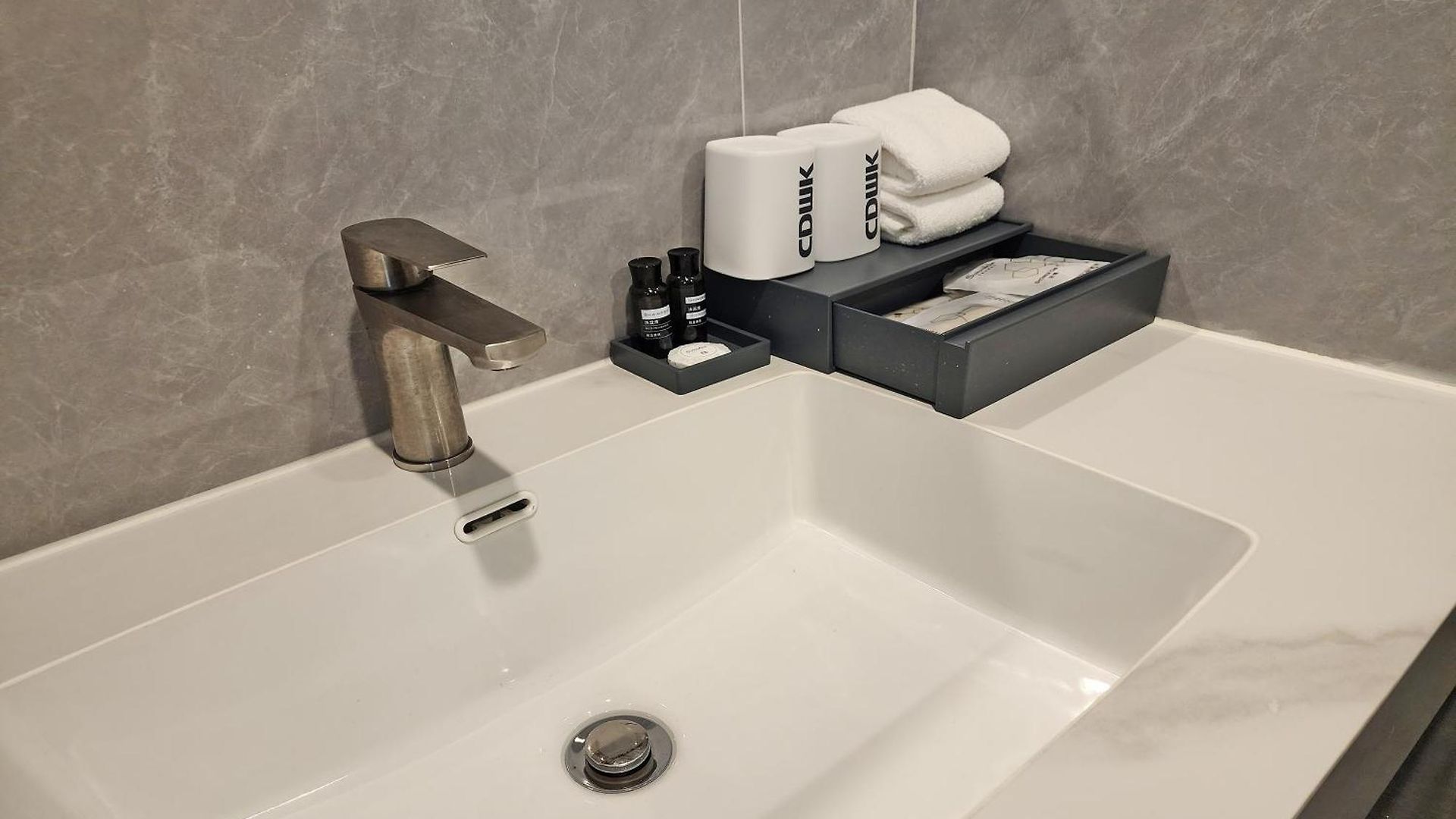 Velin โรงแรม 4*