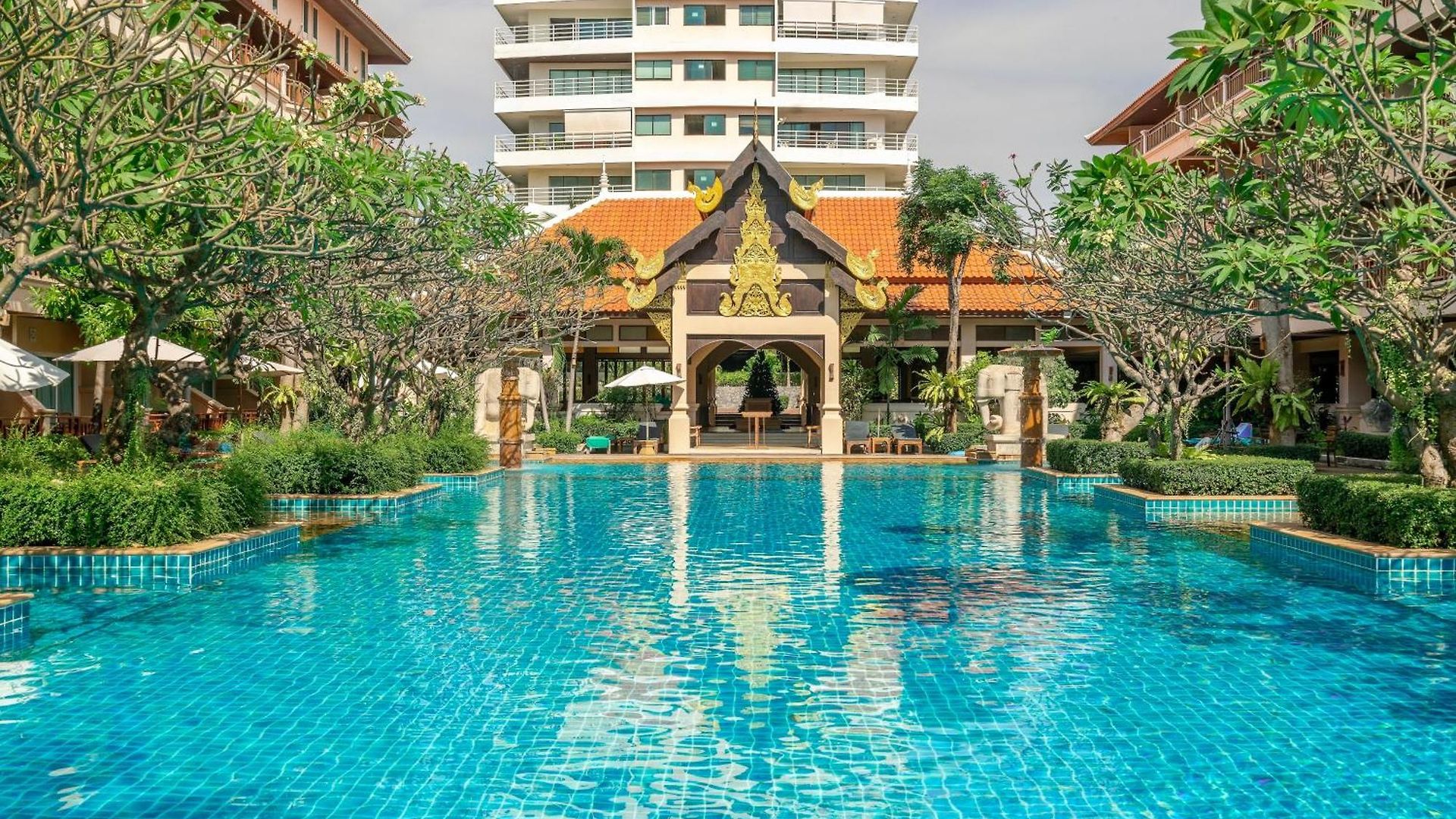 Avalon 5* Pattaya