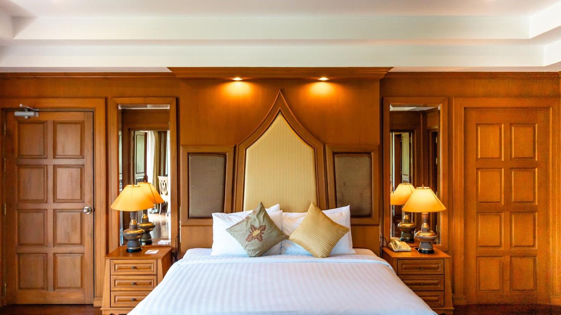 Avalon 5* Pattaya