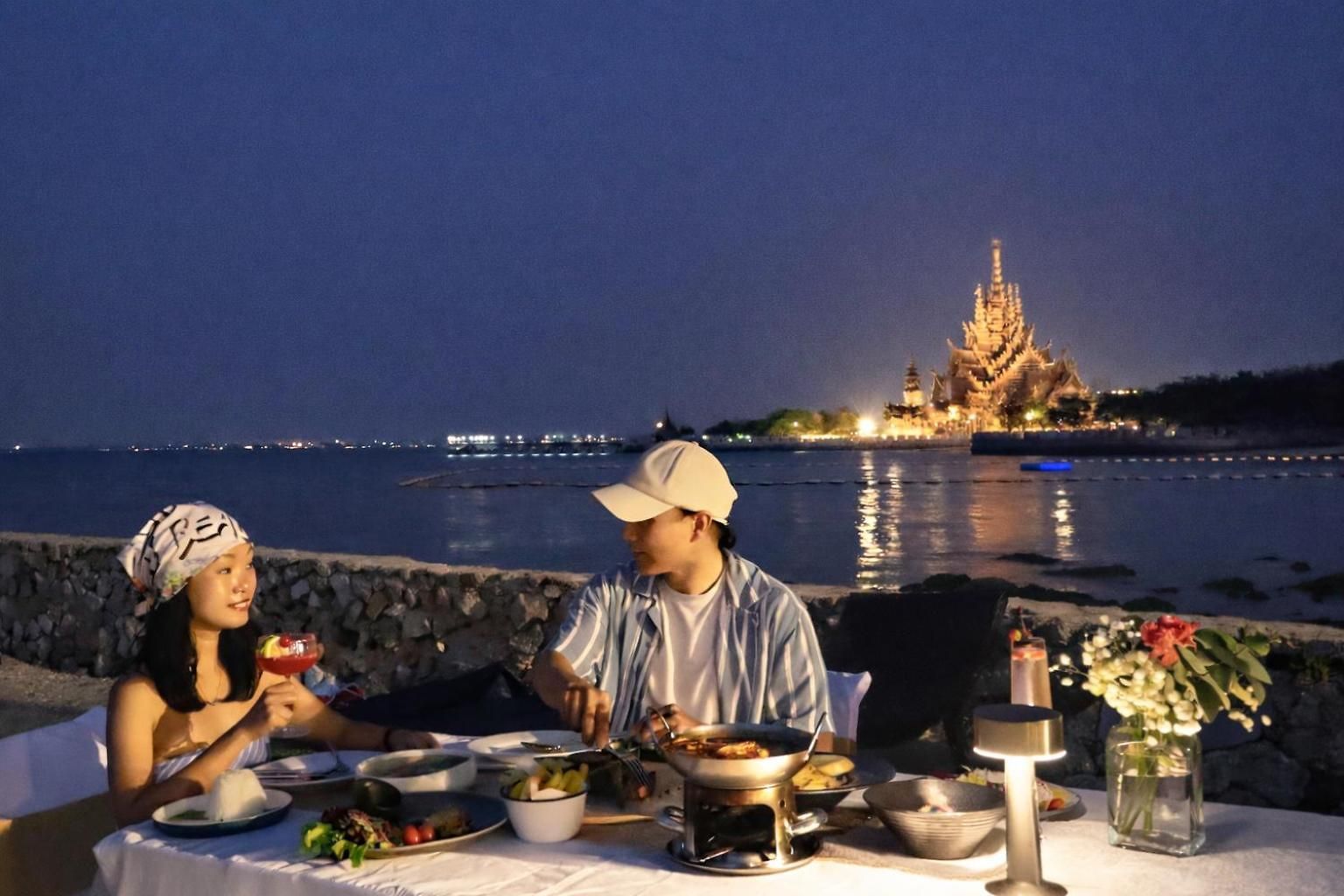 โกลเดน ทิวลิป พัทยา บีช รีสอร์ต โรงแรม Pattaya