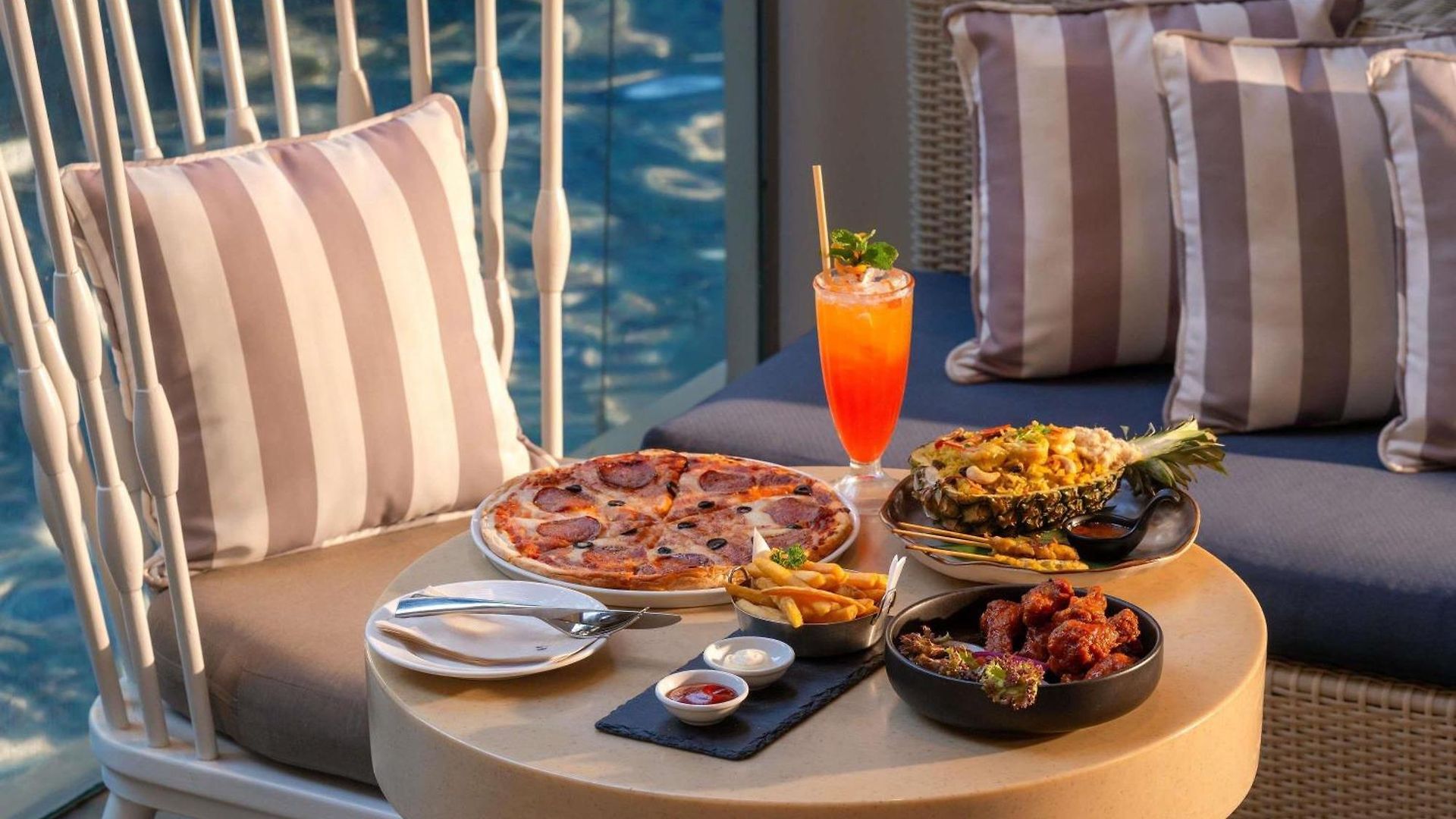 Mercure Ocean โรงแรม
