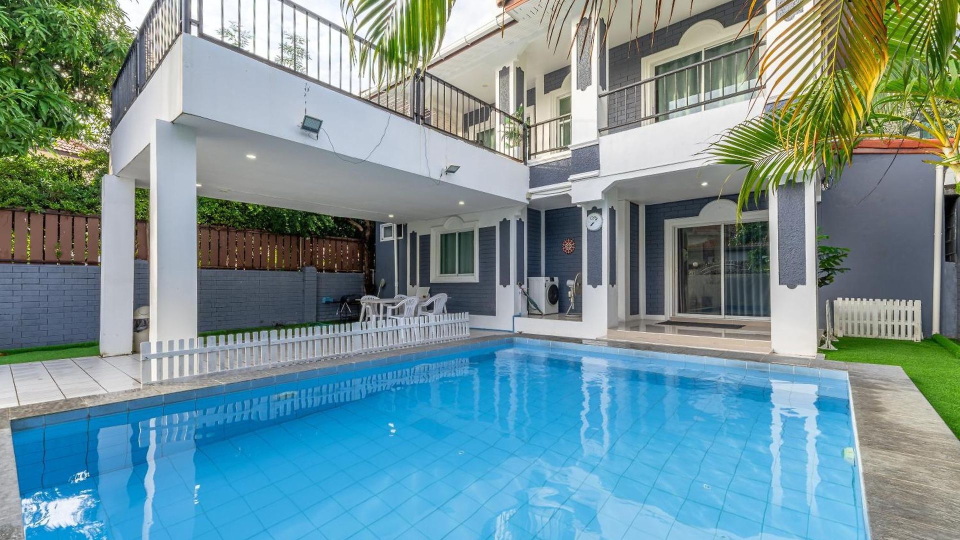 Luxury 5 Bedrooms Pool With Terrace Pattaya