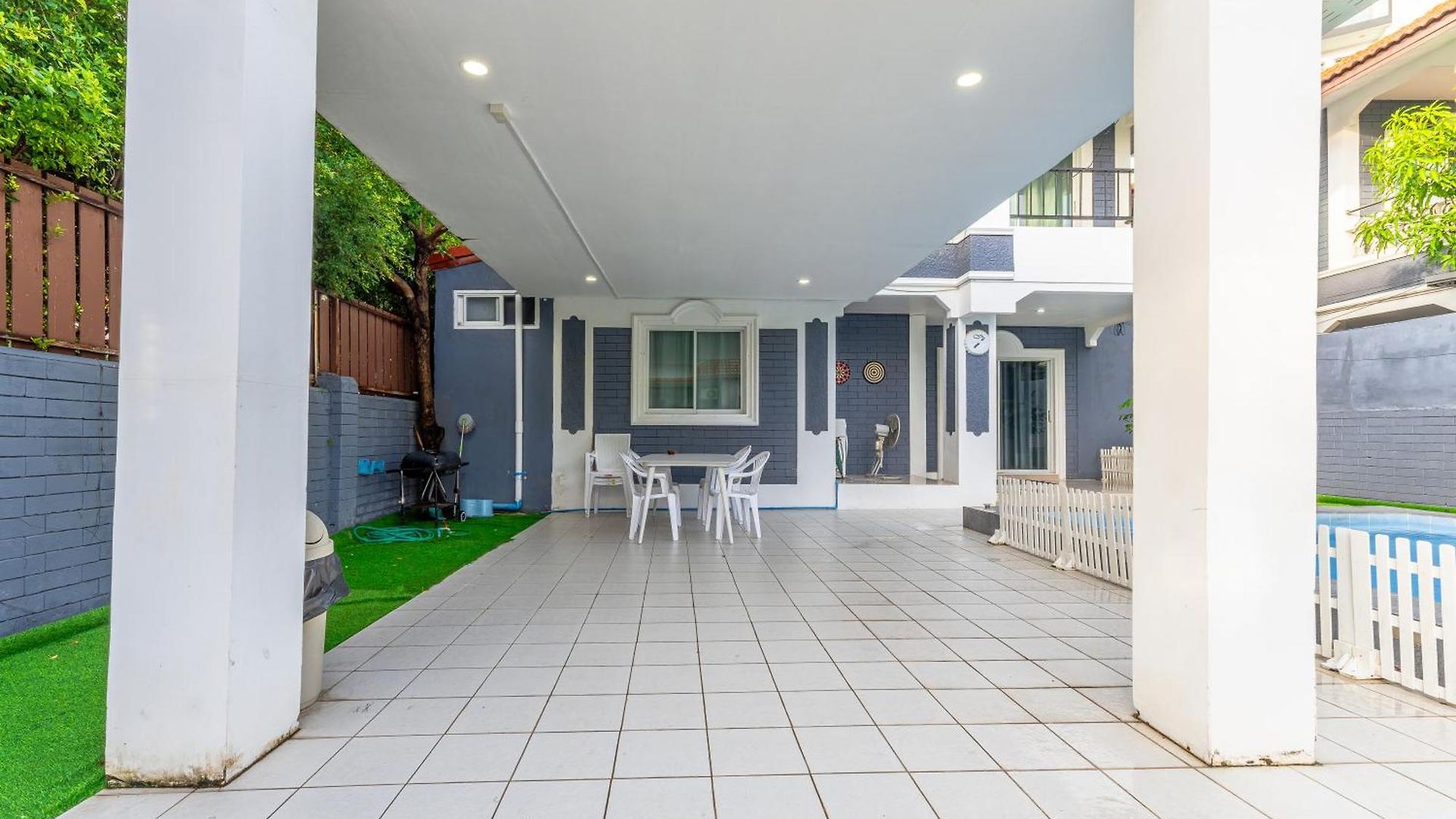 Luxury 5 Bedrooms Pool With Terrace วิลล่า