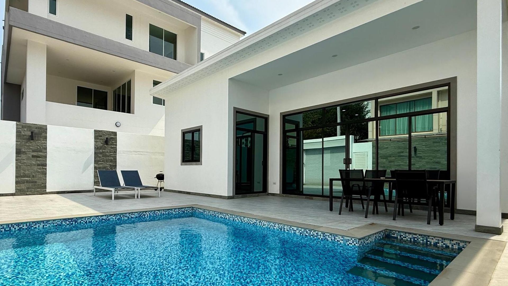 Pool 430 Nearby Walking Street * Pattaya