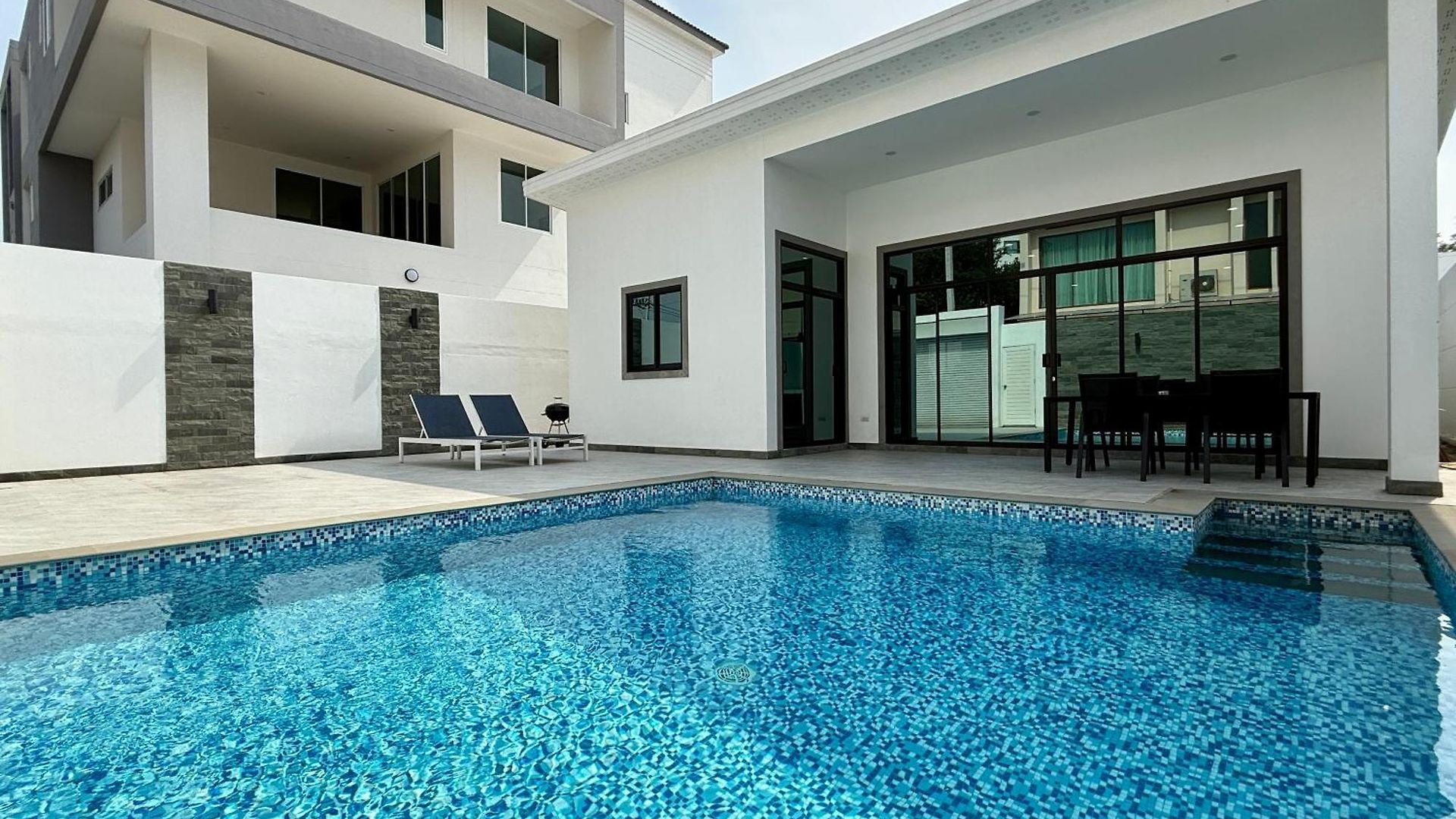 Pool 430 Nearby Walking Street วิลล่า Pattaya
