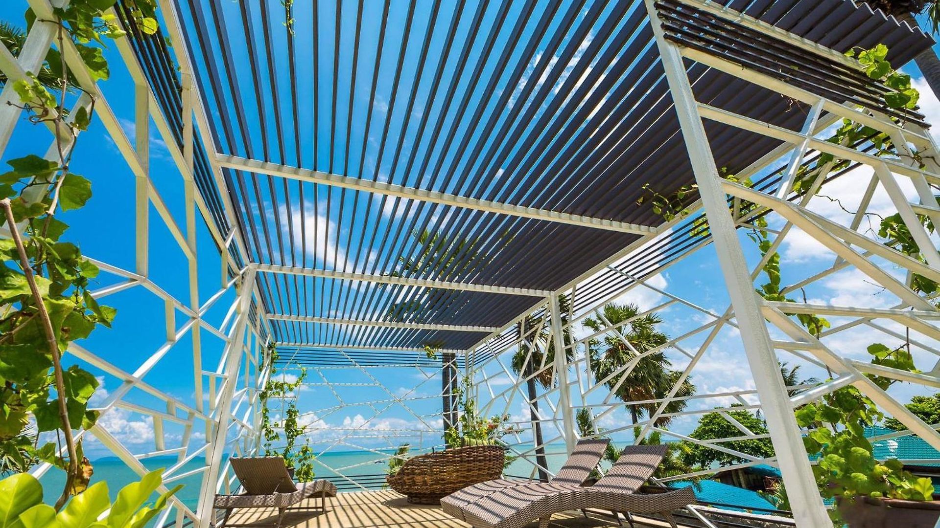 อพาร์ทเม้น The Palm Wongamat X Monthstayz Thailand Pattaya