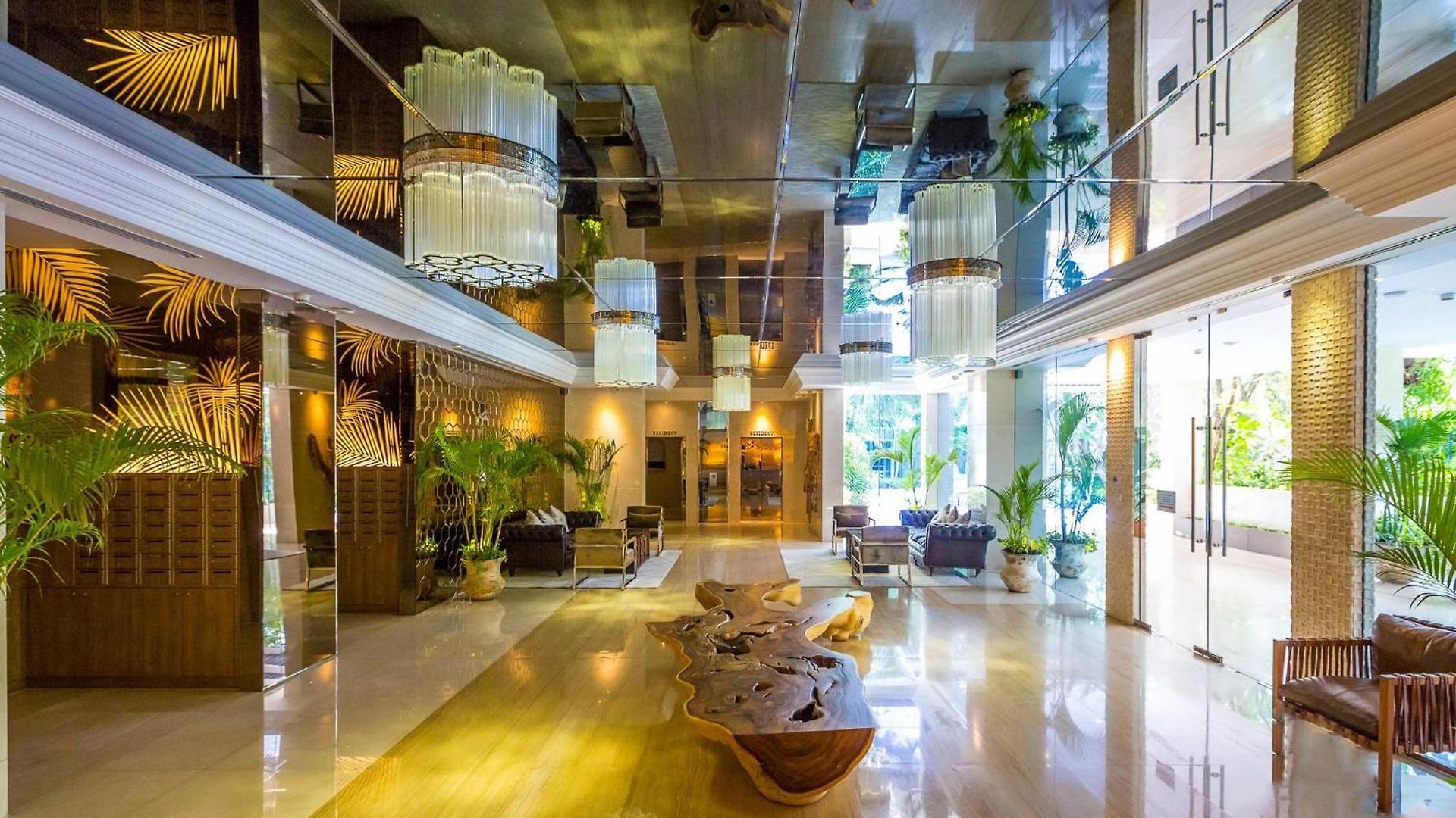 The Palm Wongamat X Monthstayz Thailand อพาร์ทเม้น