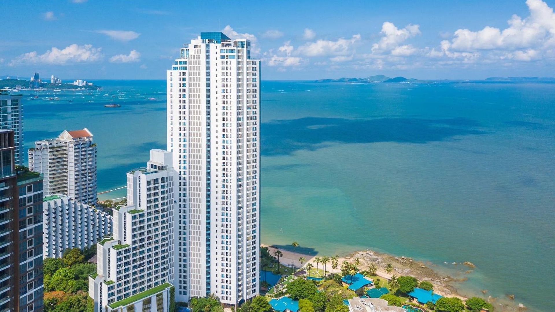 อพาร์ทเม้น The Palm Wongamat X Monthstayz Thailand Pattaya