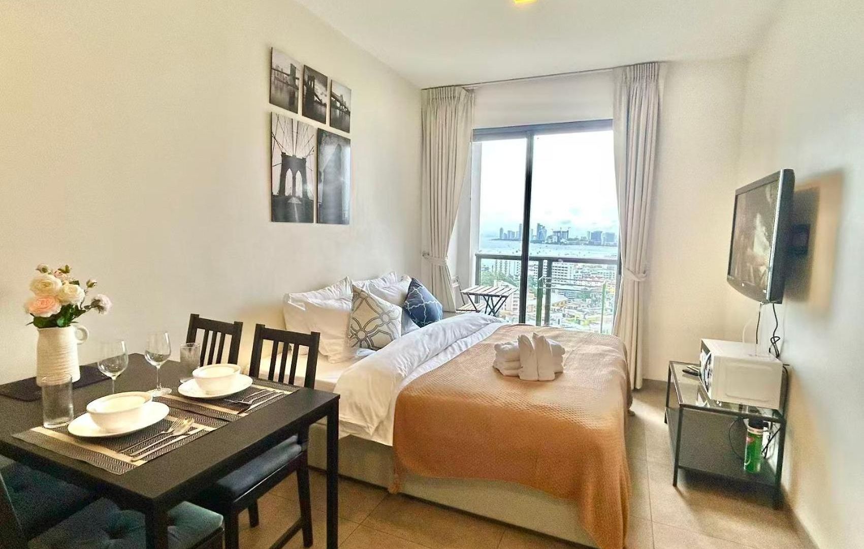 Unixx Sea View Pattaya