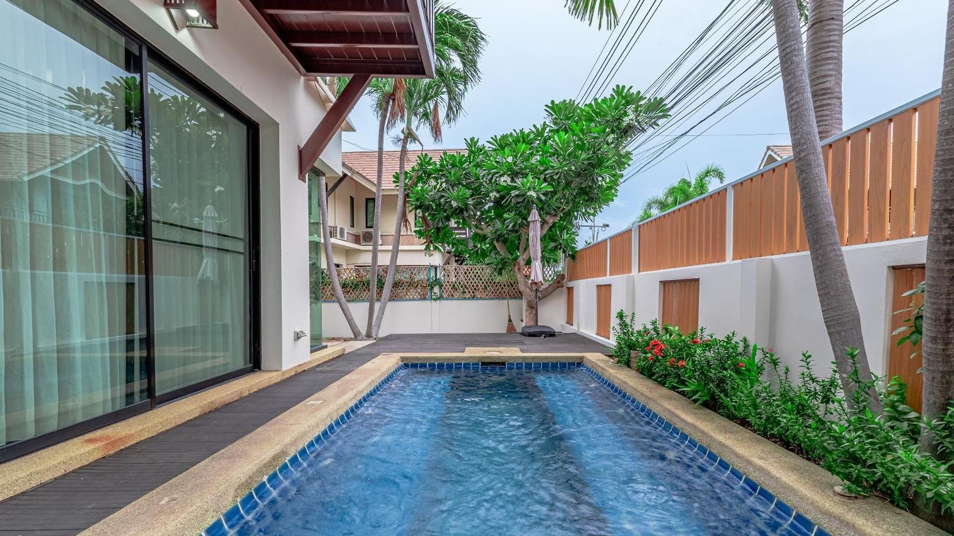Thai 3b Pool Near Hollywood วิลล่า