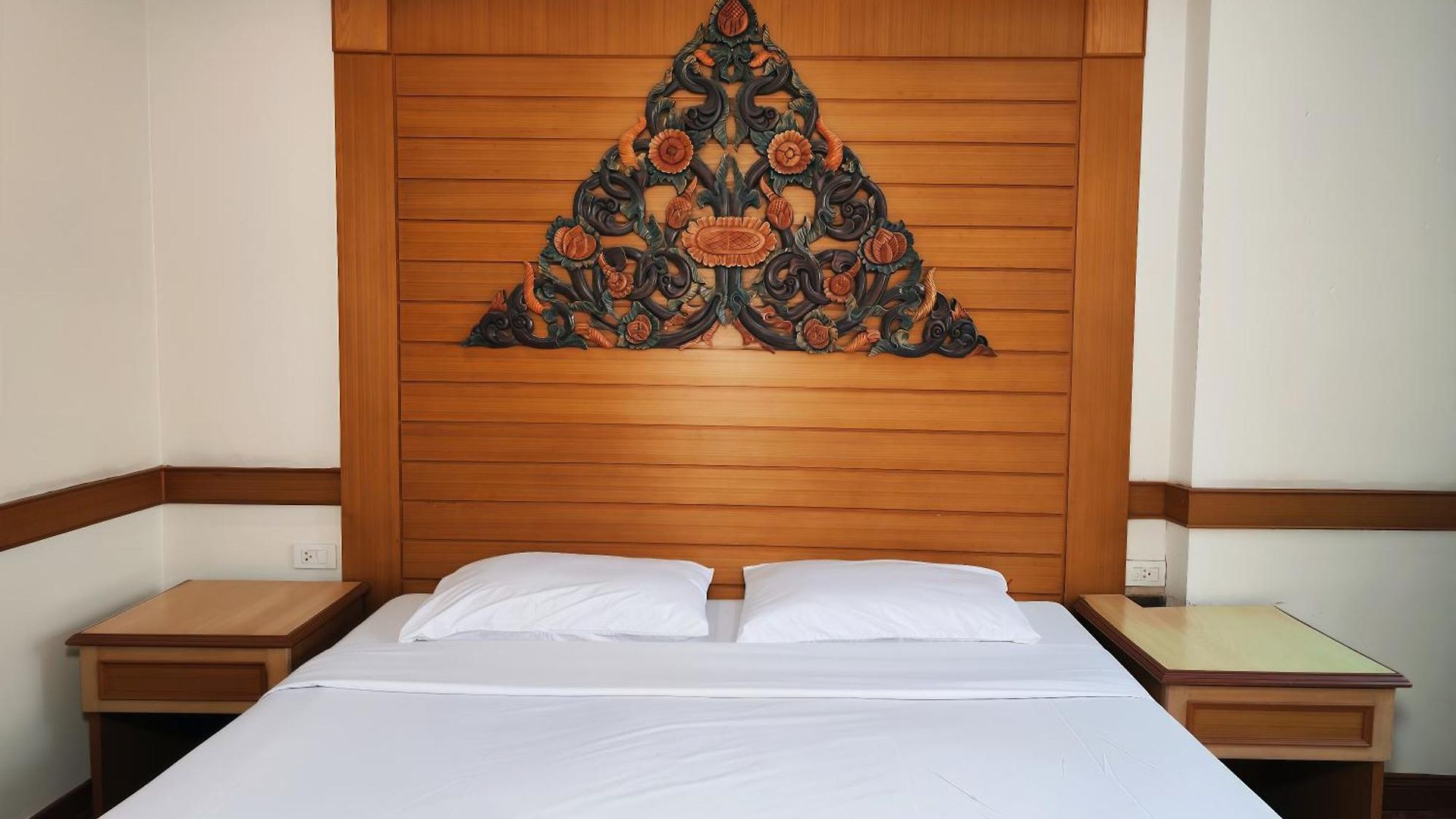 Dream Walking Street Hotel