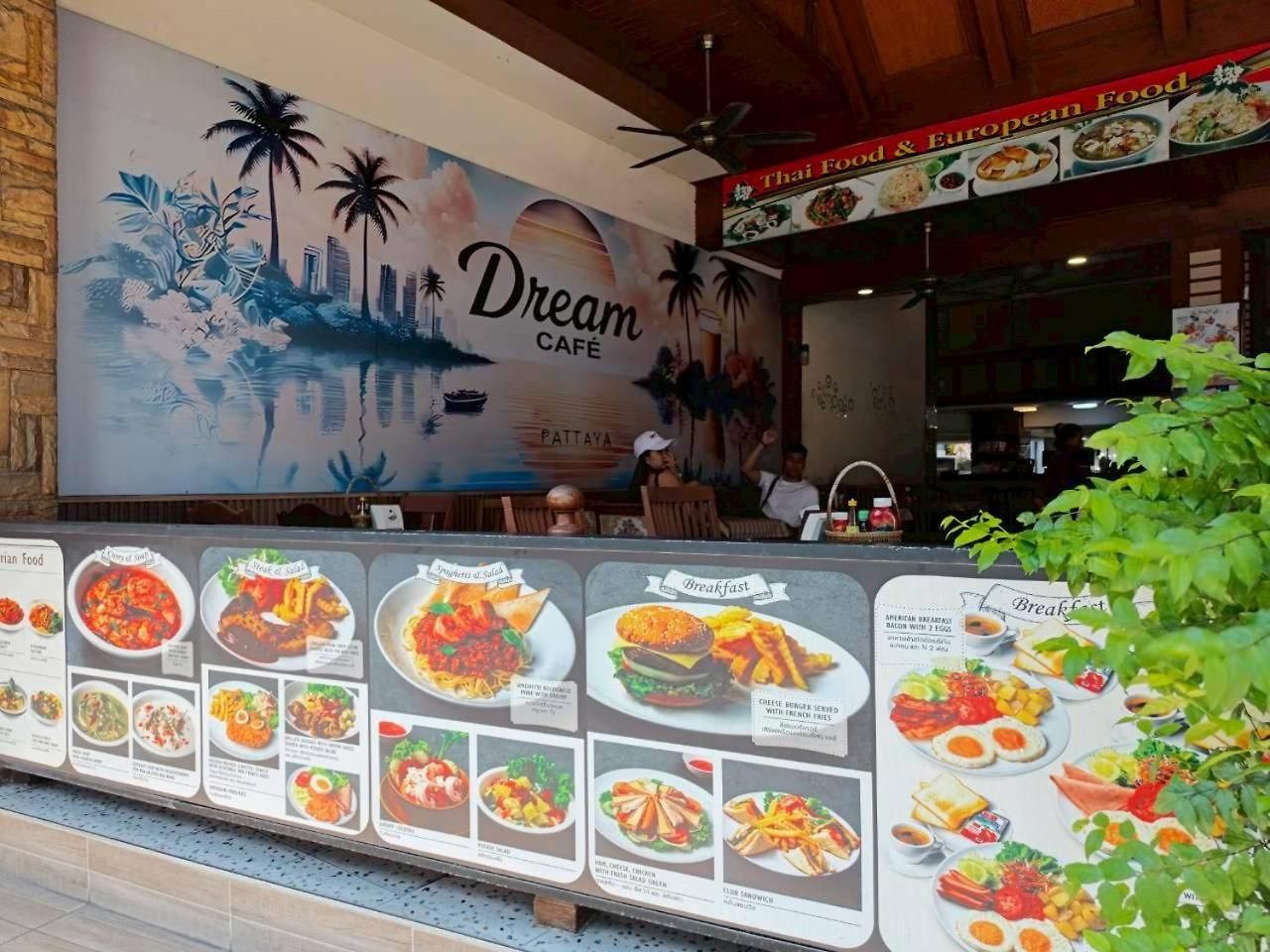 Dream Walking Street Hotel