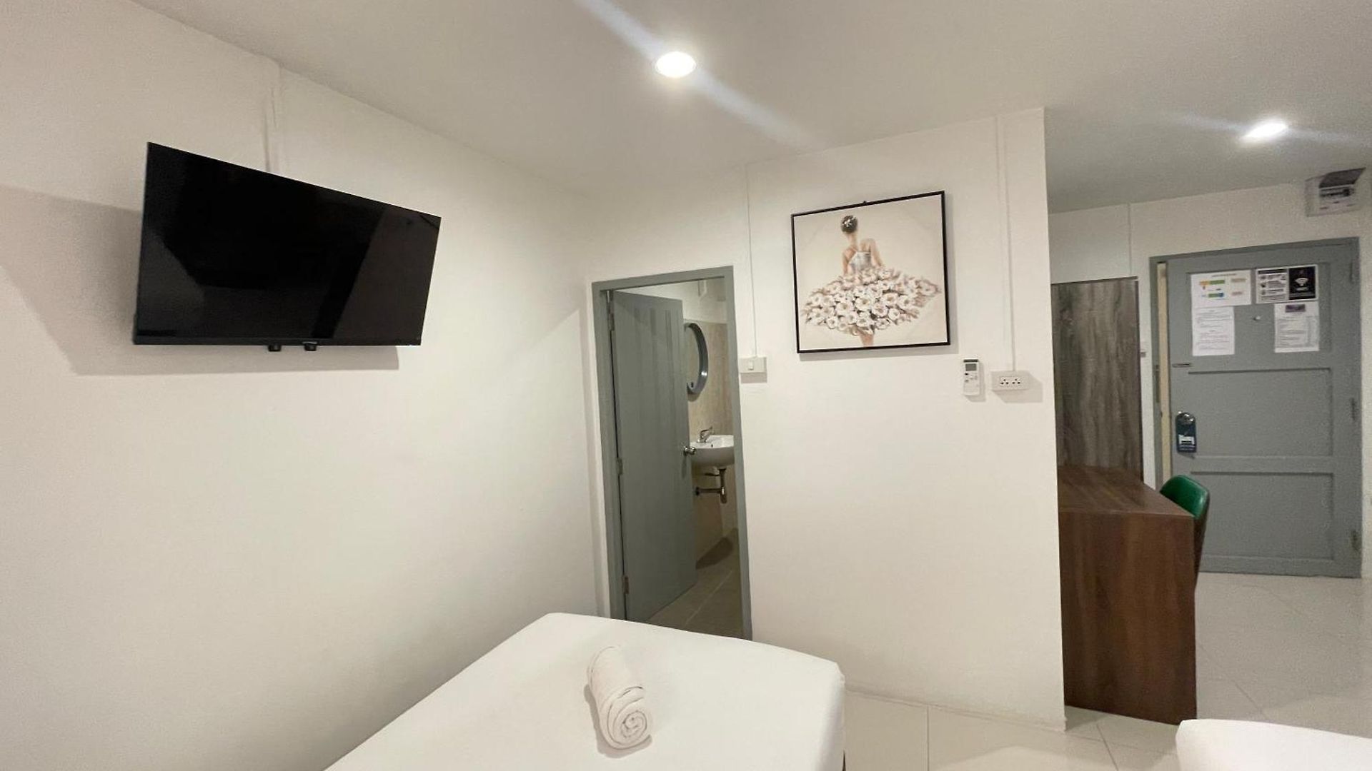โรงแรม Royal Bj 2*