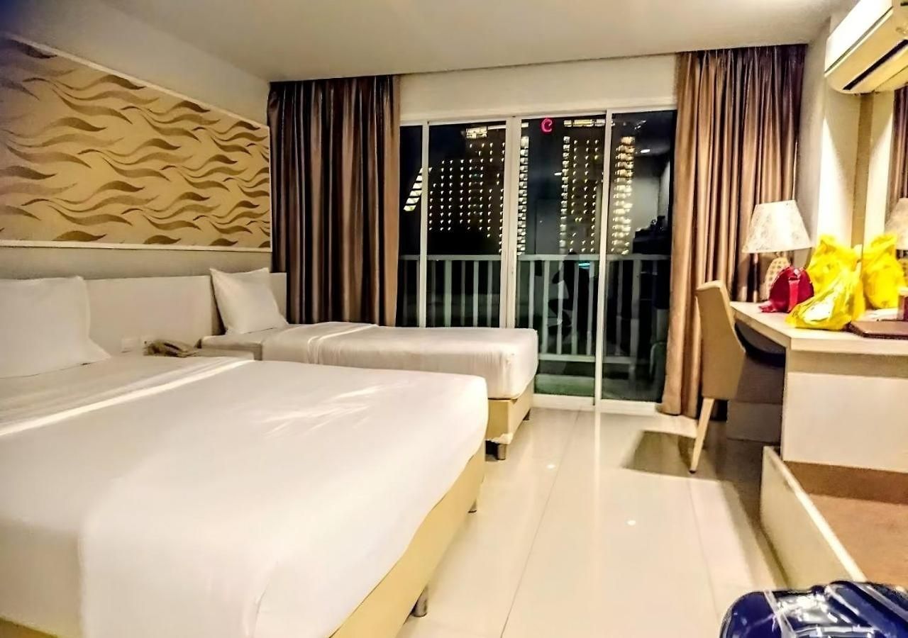 Holi Pty 3* Pattaya