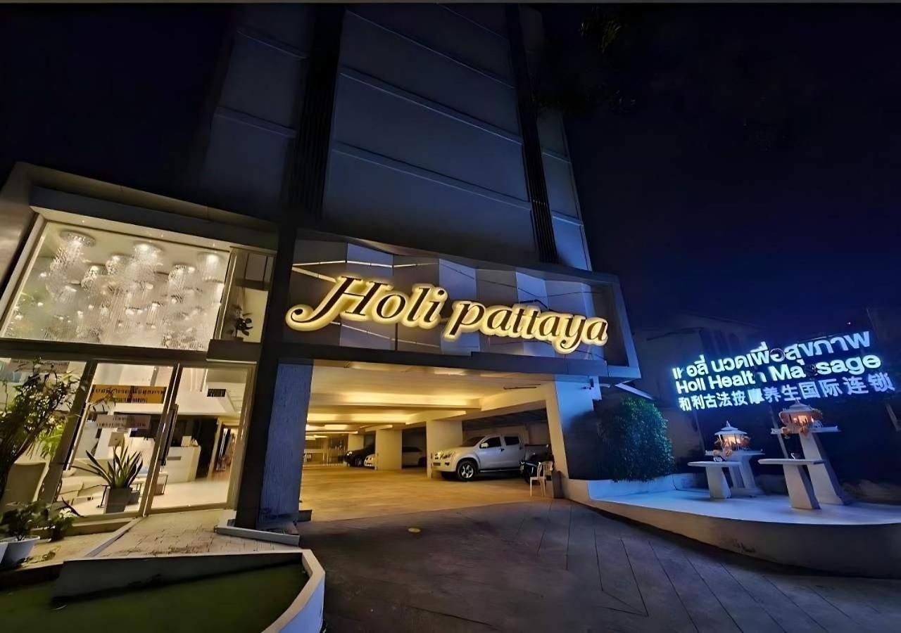 Holi Pty 3* Pattaya