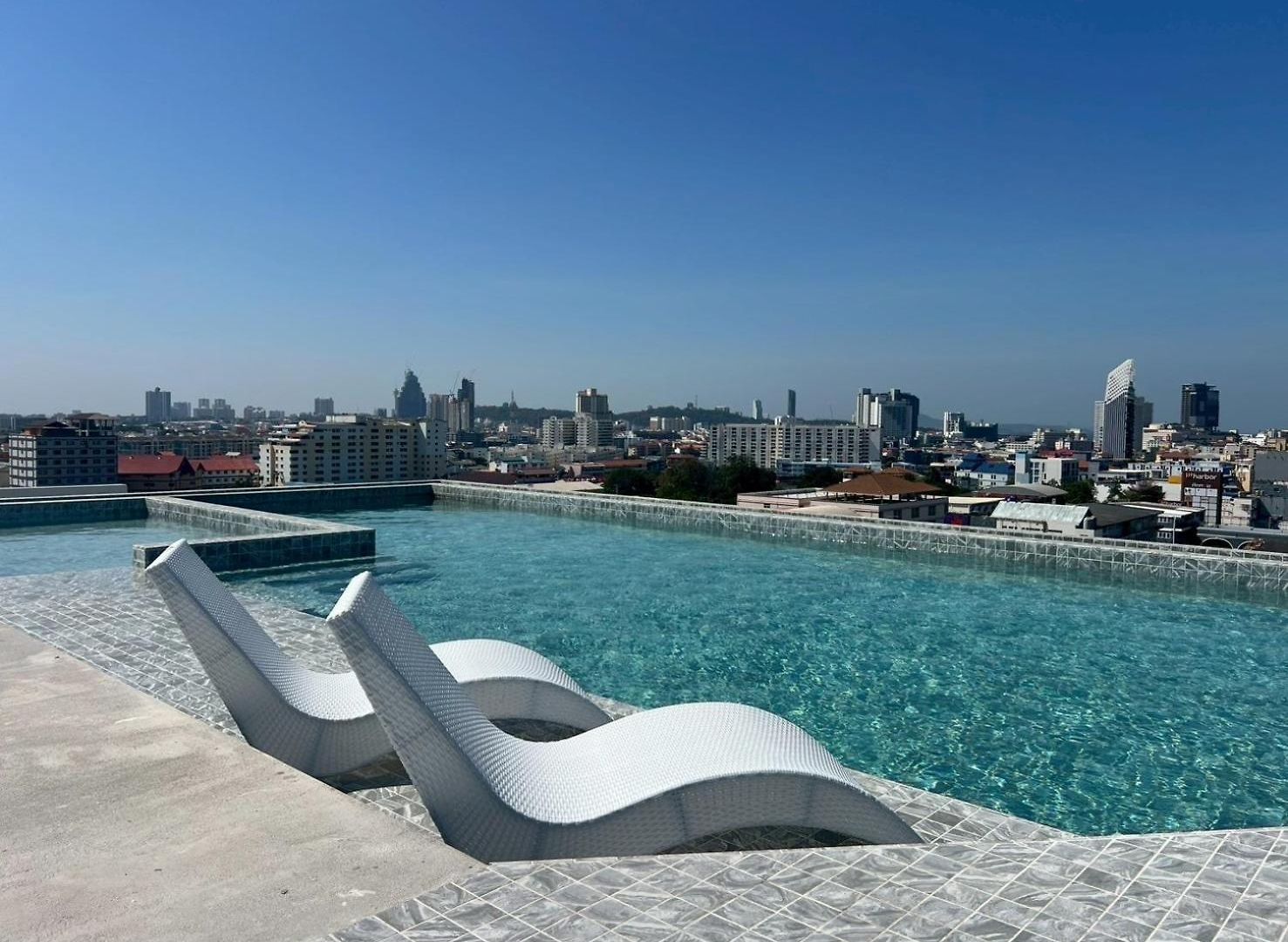 The Iconic โรงแรม
