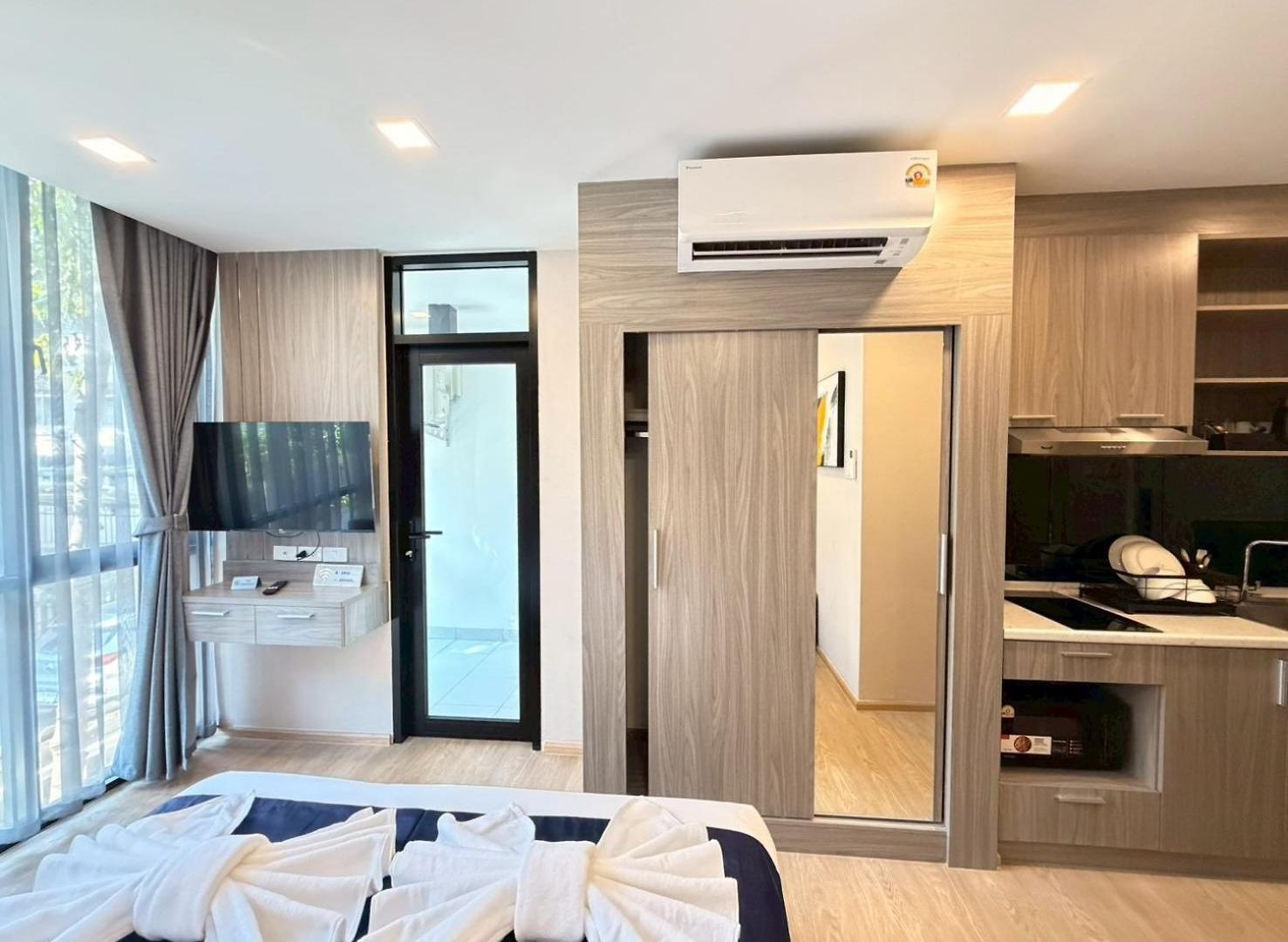 โรงแรม The Iconic