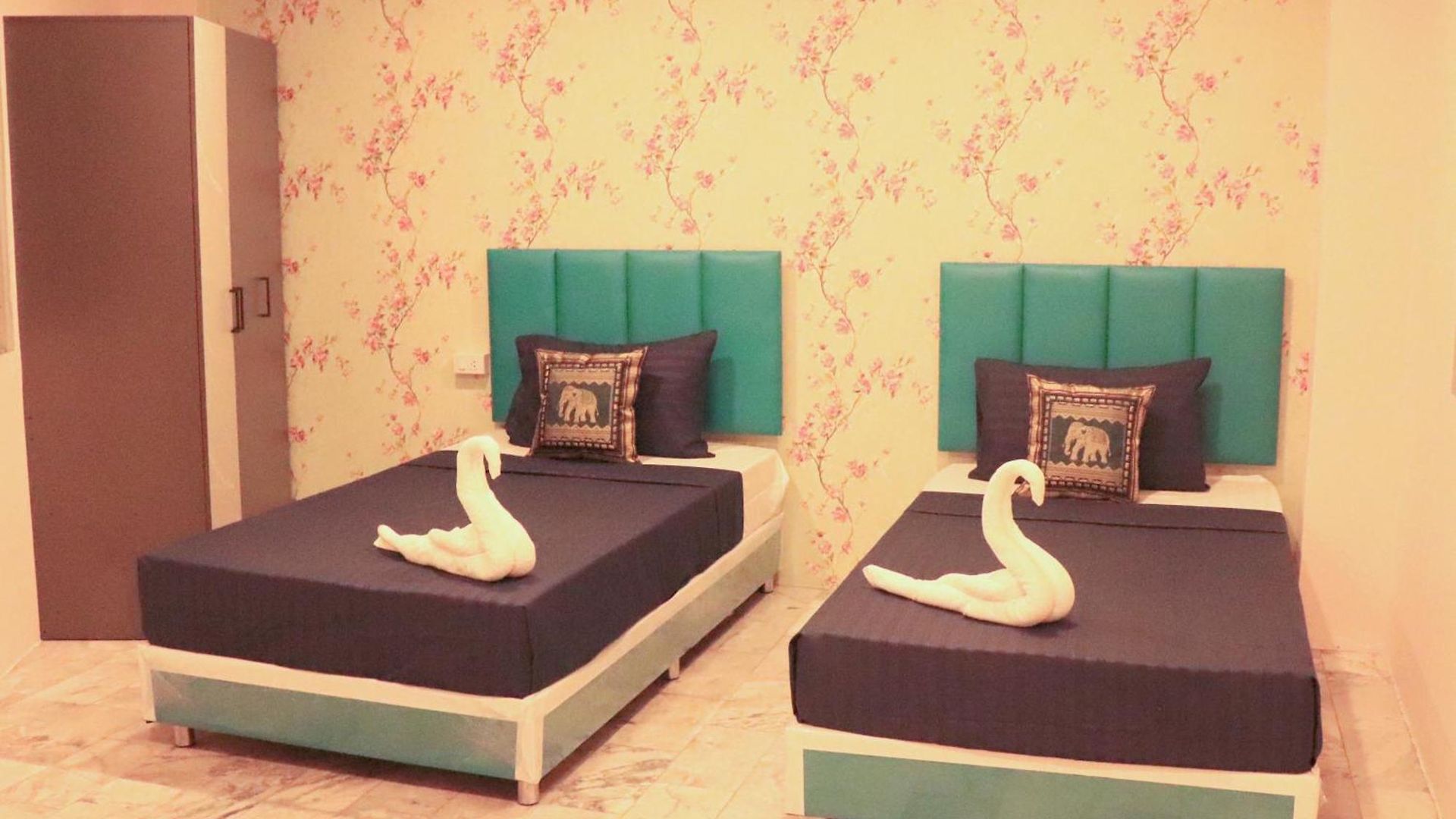 Galaxy Inn, *