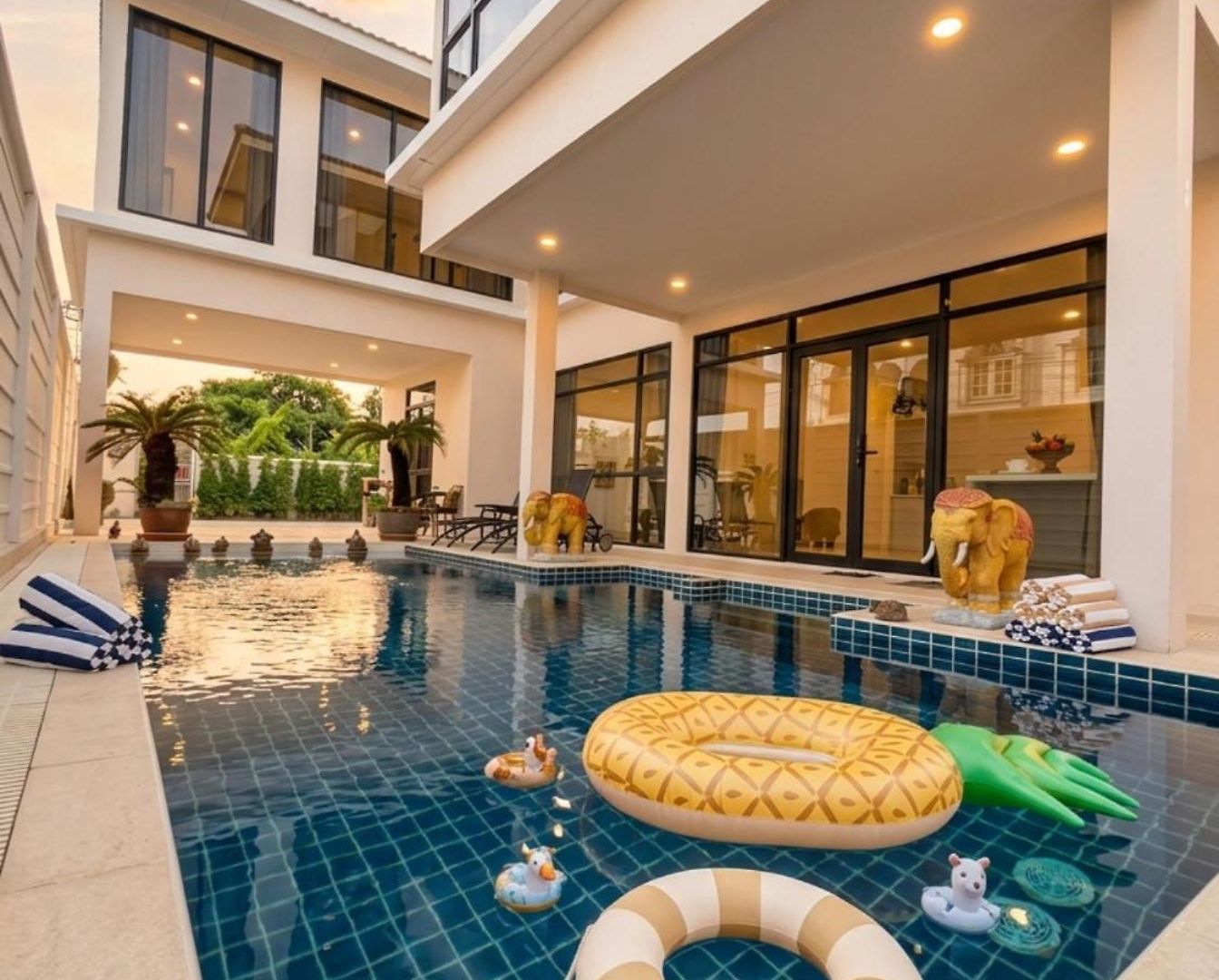 Chantara - Private Pool & Luxury House 7br * Pattaya