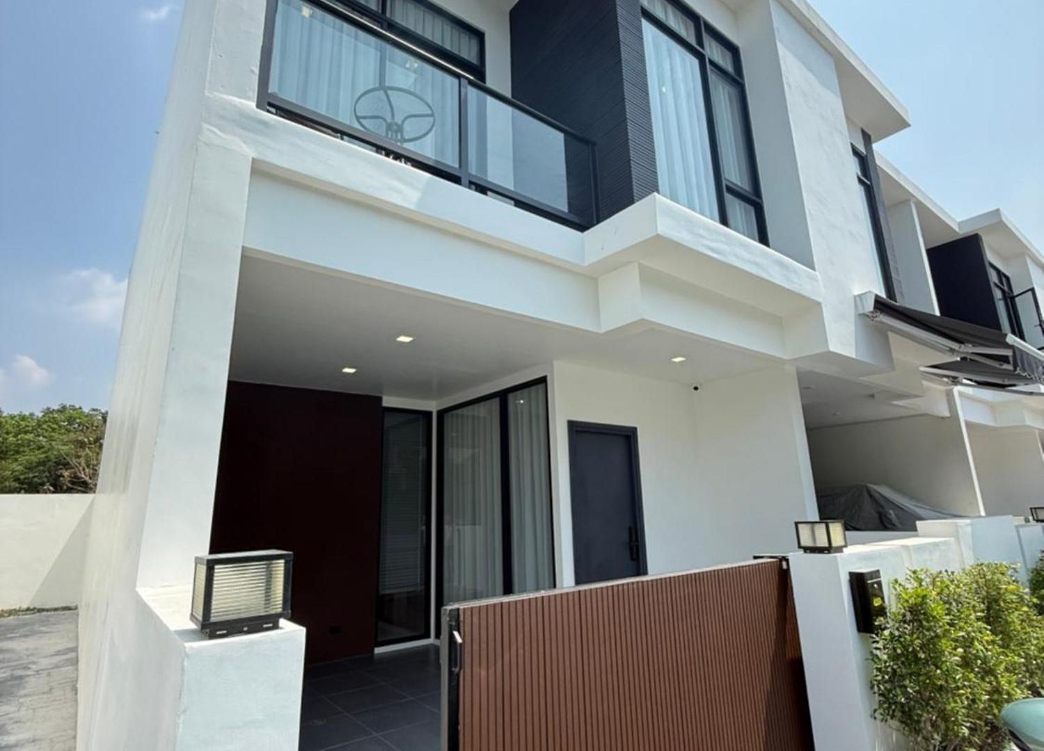 La Richie - Luxury Townhouse In A Comfortable Area วิลล่า *