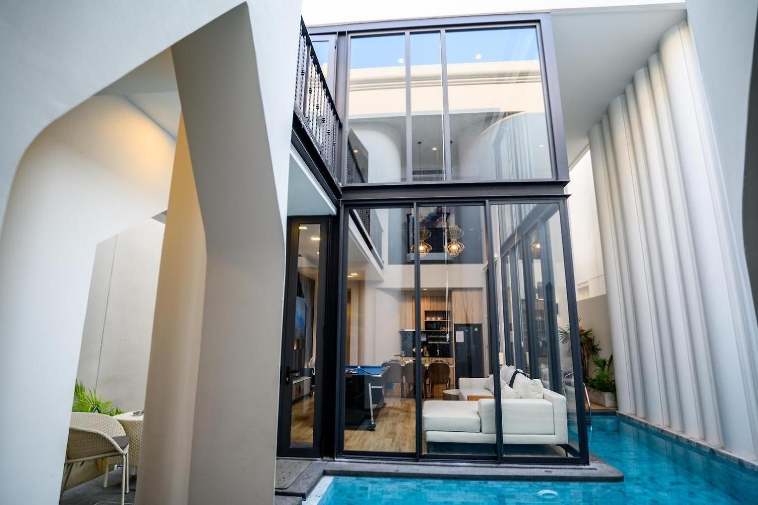 Modern 4br Pool In Good Location วิลล่า Pattaya