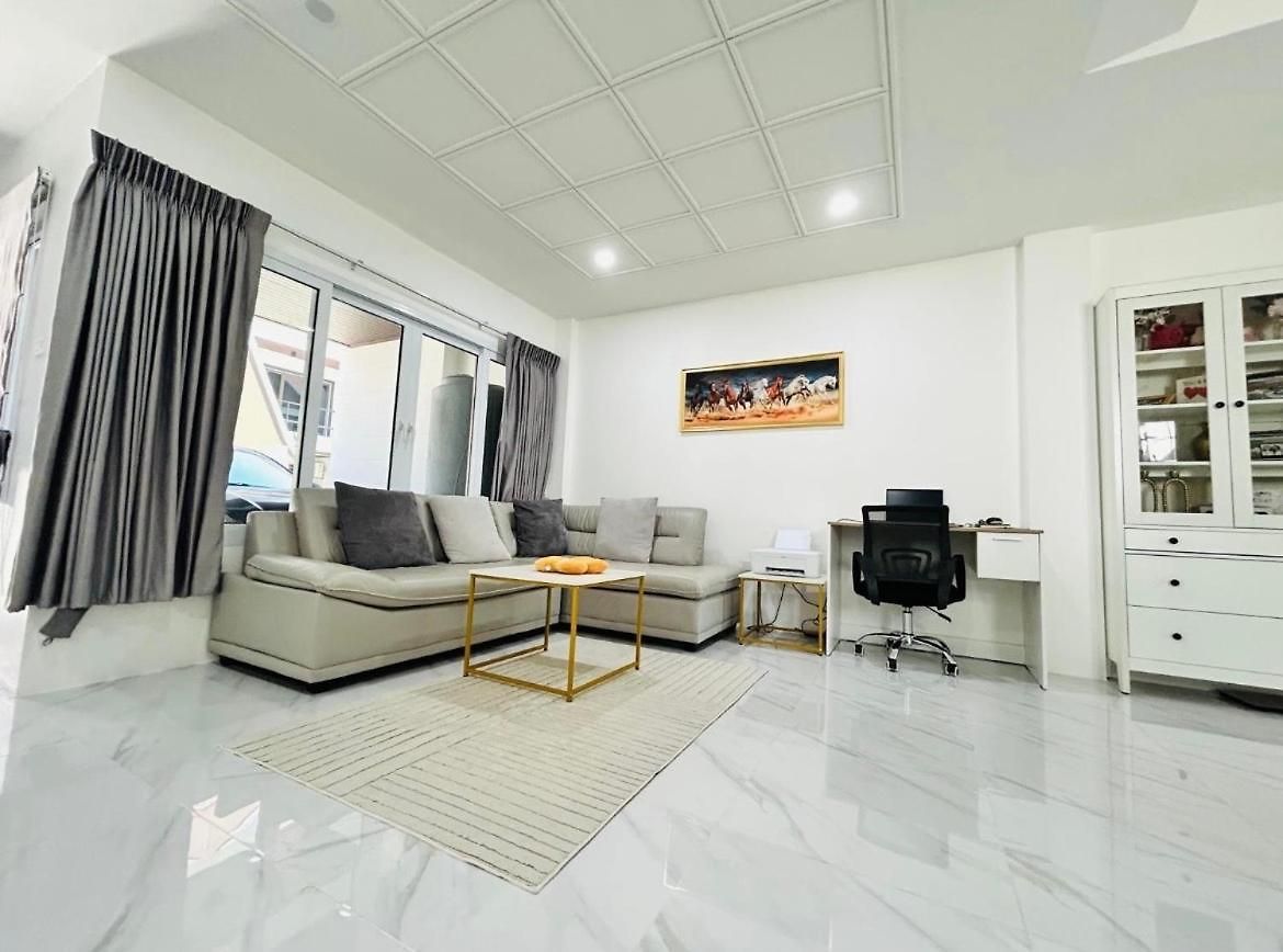 Corrib Village Phratamnak Prime Location 4bdr Villa,pool Pattaya