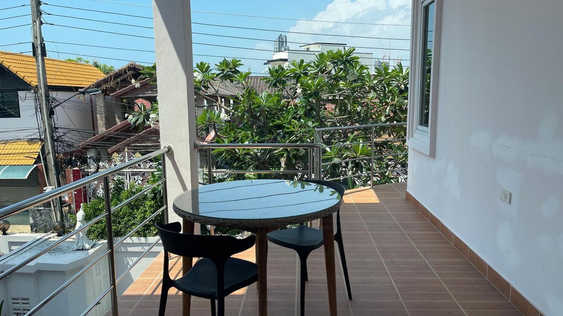 T2-central Pool Near Walking Street Pattaya