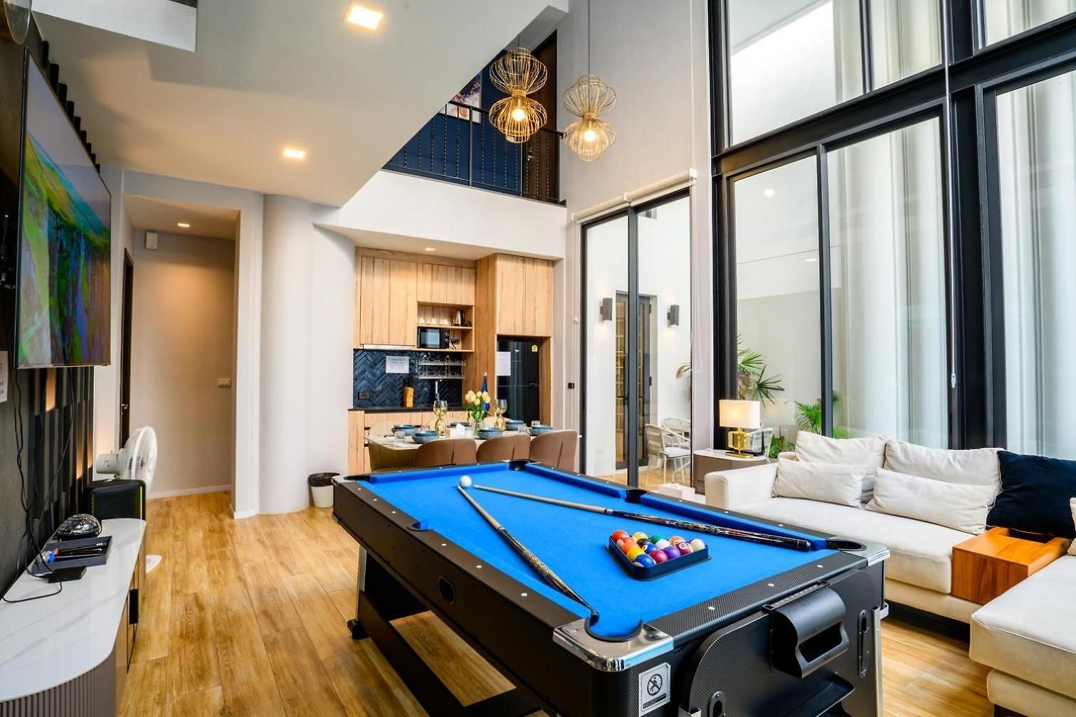Modern 4br Pool In Good Location วิลล่า Pattaya