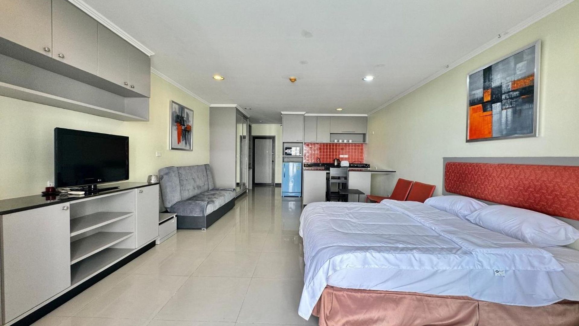 Holiday home Large Pool-view With Balcony - Tw Platinum Suites, Jomtien *