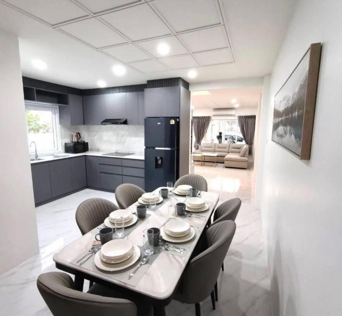 Corrib Village Phratamnak Prime Location 4bdr Villa,pool
