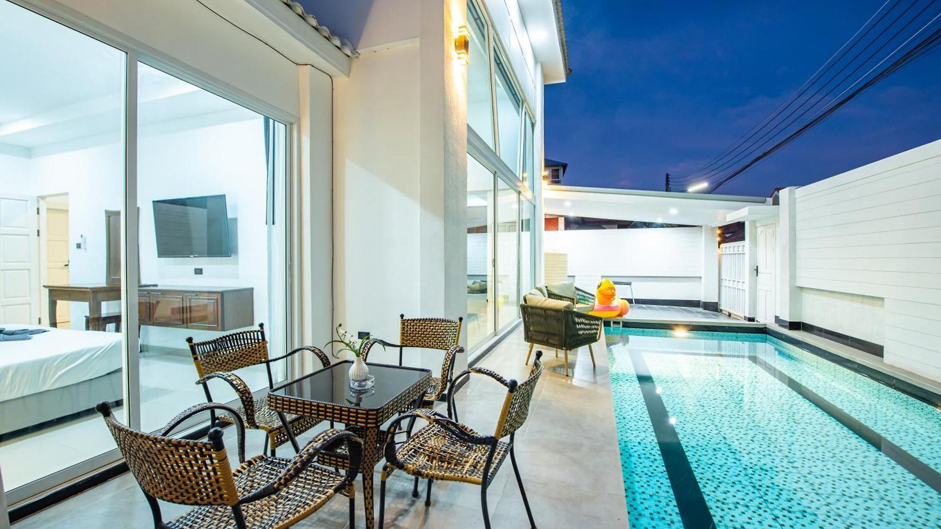 Lagoon Breeze 4br Pool Near Walking Street วิลล่า *