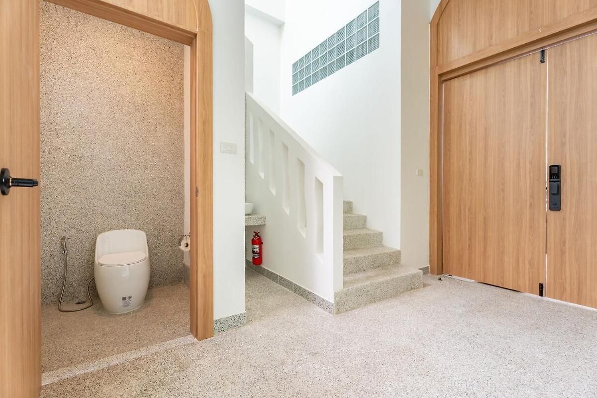 Location 5br Pool Downtown