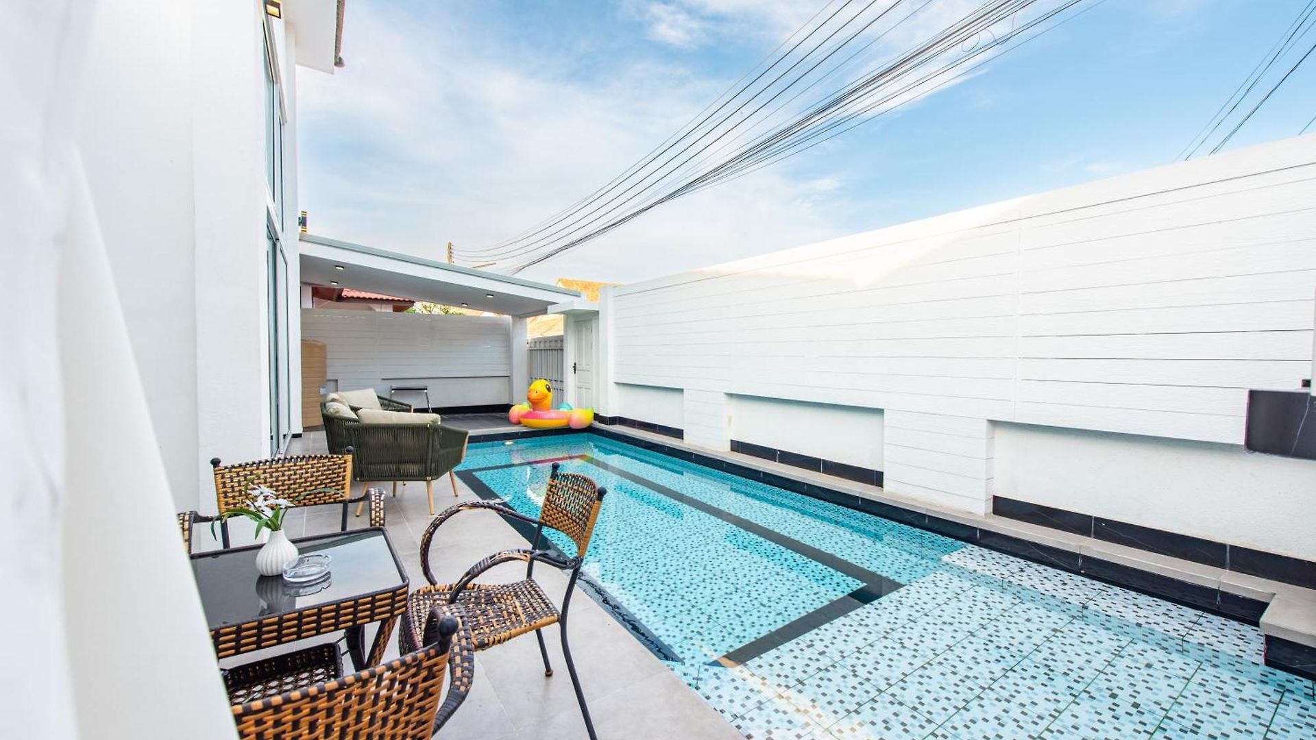 Lagoon Breeze 4br Pool Near Walking Street วิลล่า