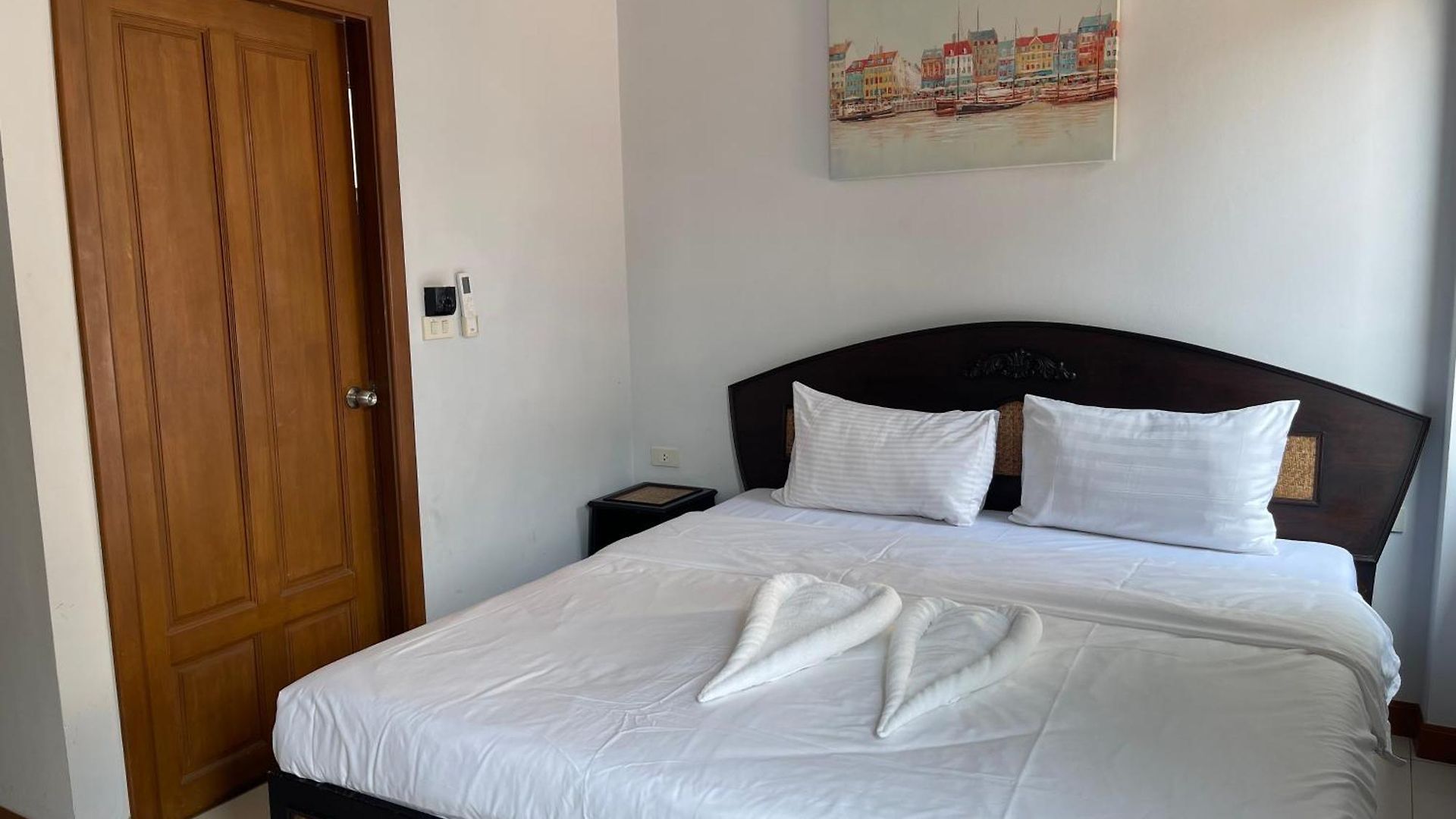 T2-central Pool Near Walking Street * Pattaya