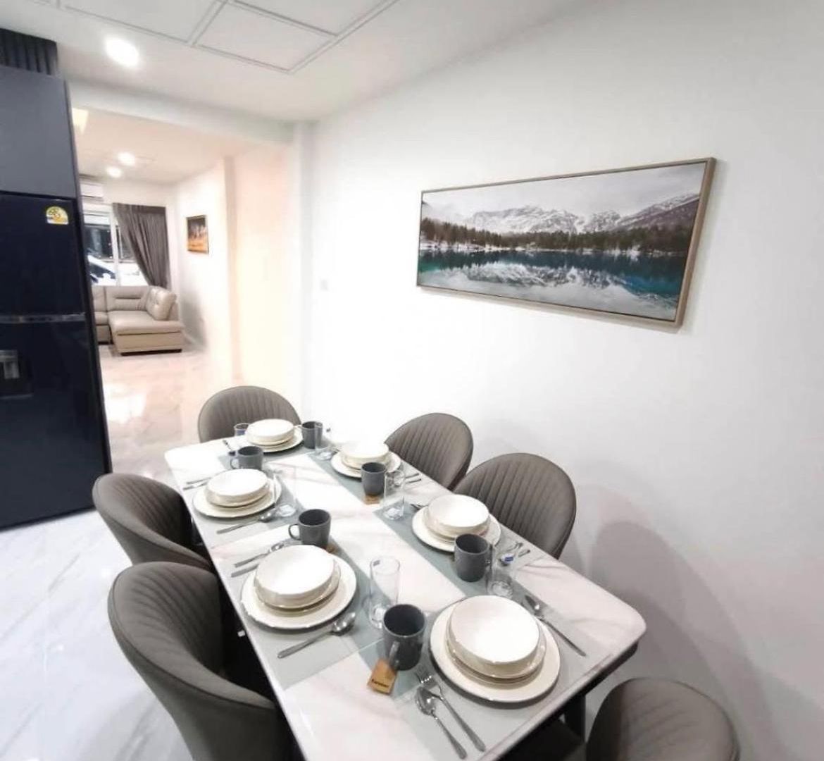 Corrib Village Phratamnak Prime Location 4bdr Villa,pool