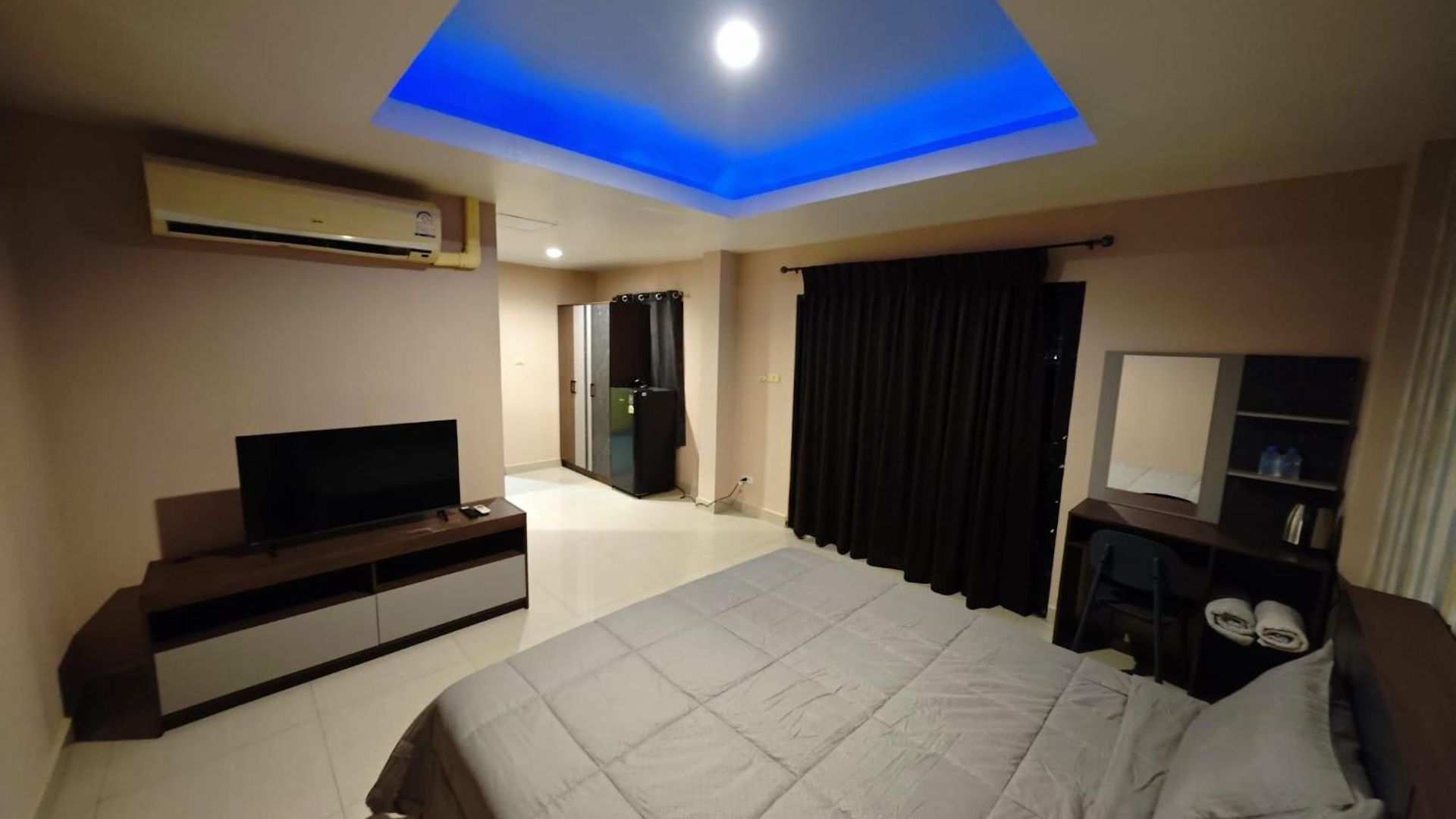 Blue โรงแรมแคปซูล *