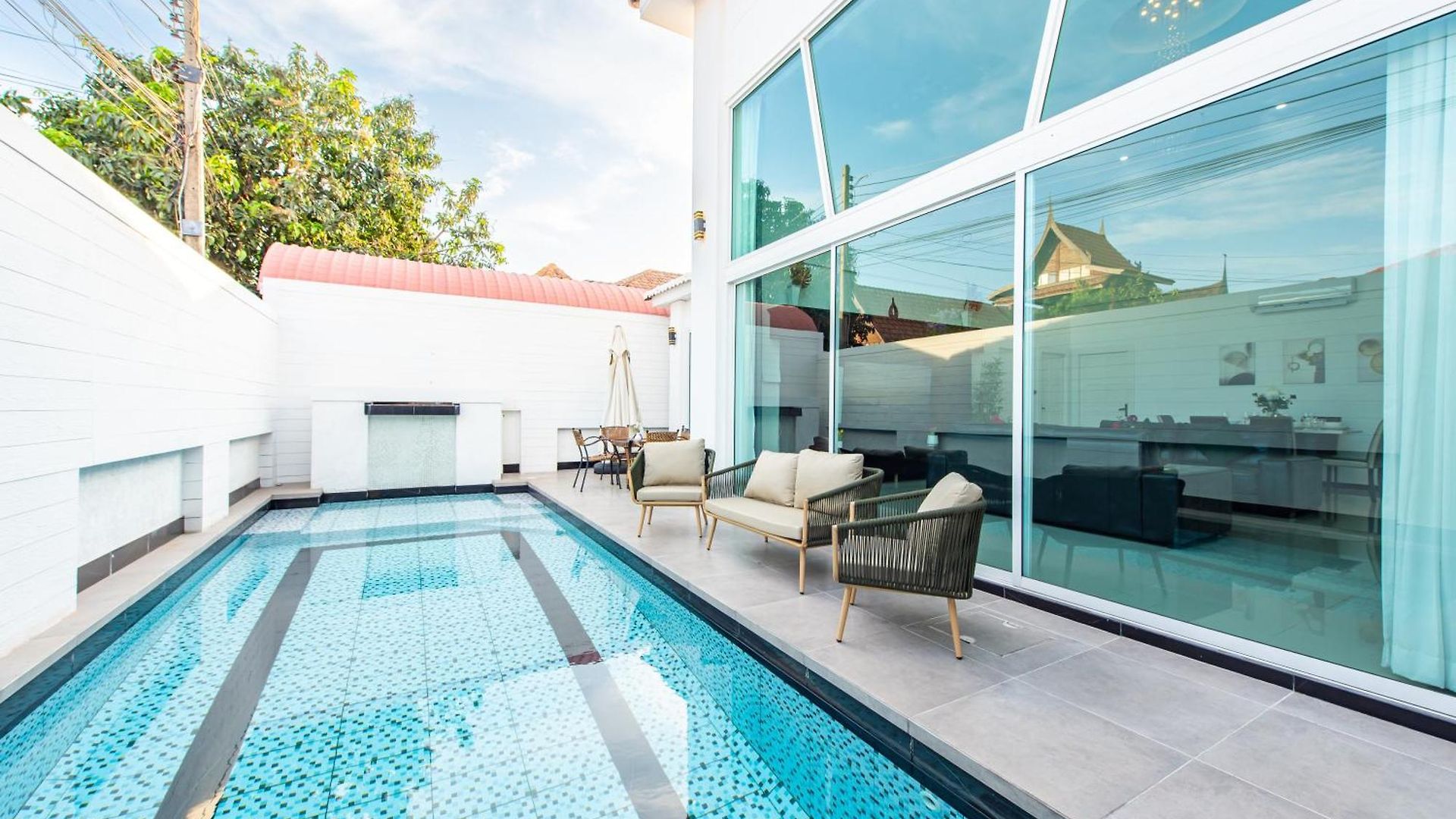 Lagoon Breeze 4br Pool Near Walking Street วิลล่า