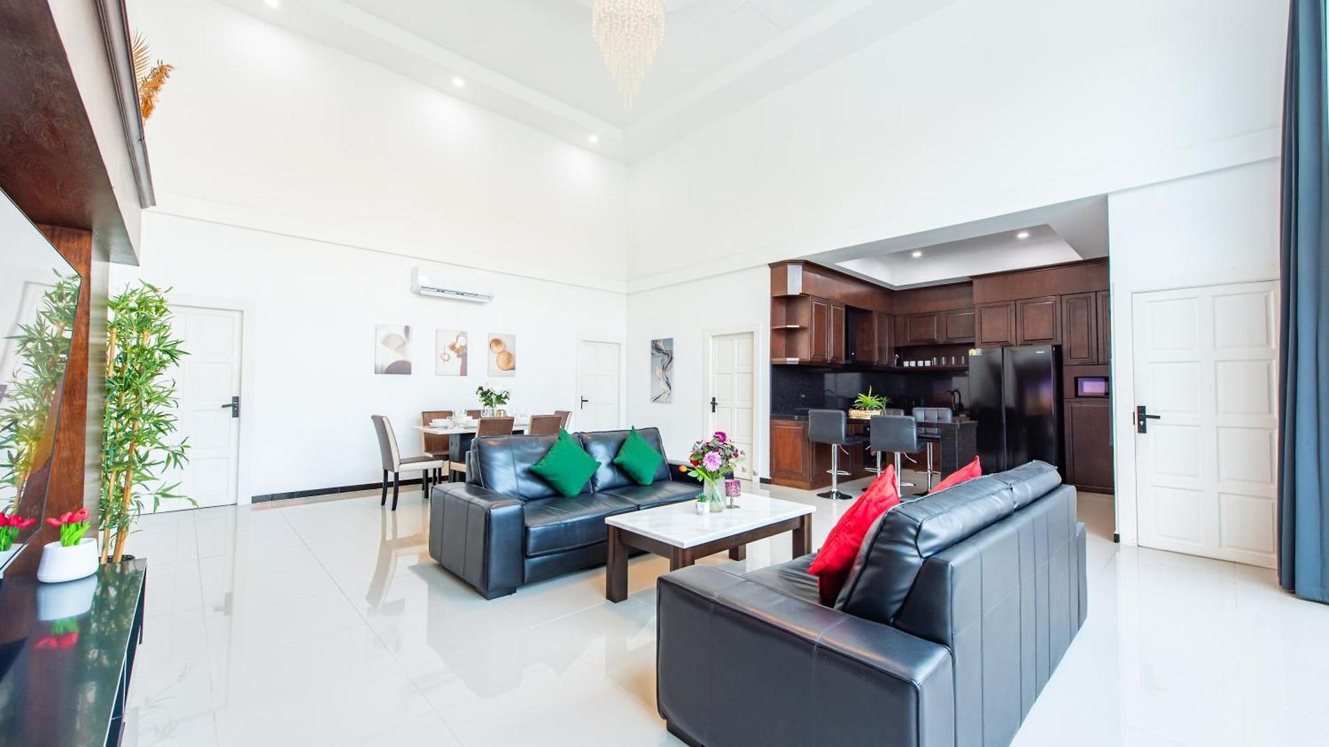 วิลล่า Lagoon Breeze 4br Pool Near Walking Street Pattaya