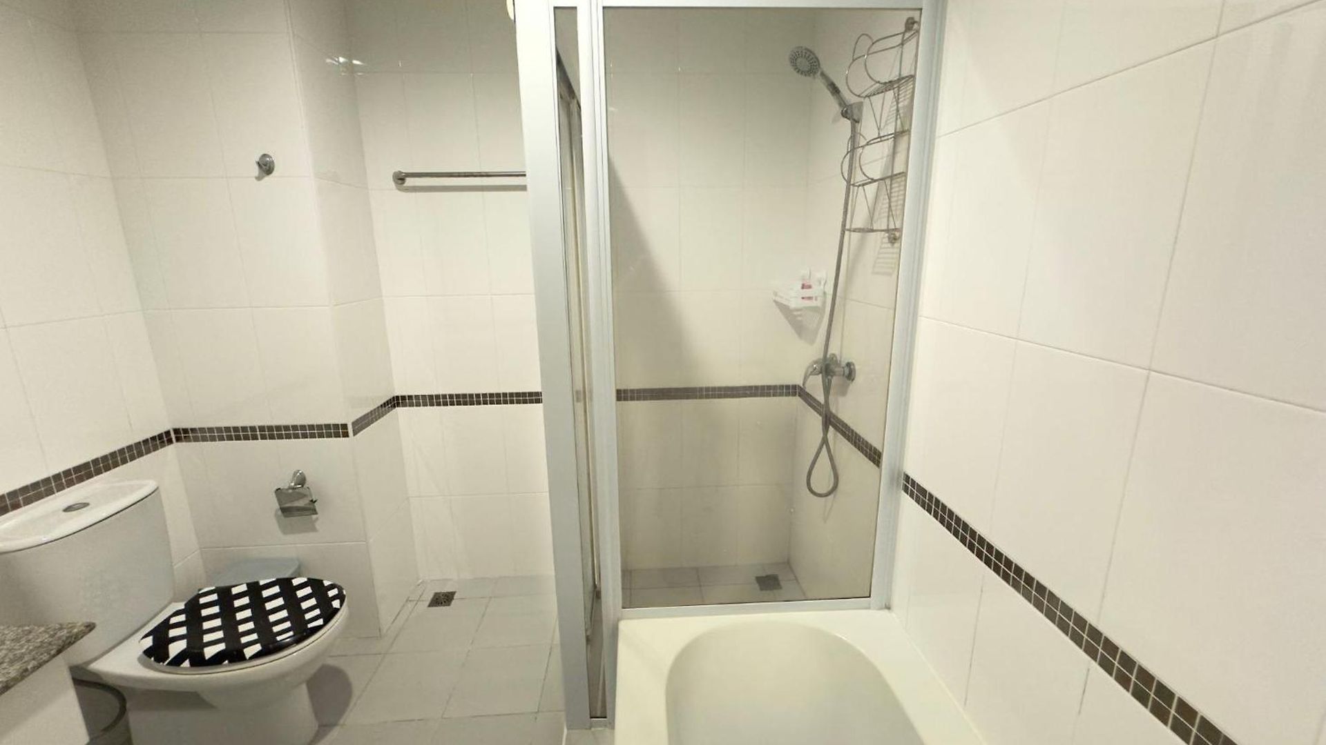 Large Pool-view With Balcony - Tw Platinum Suites, Jomtien