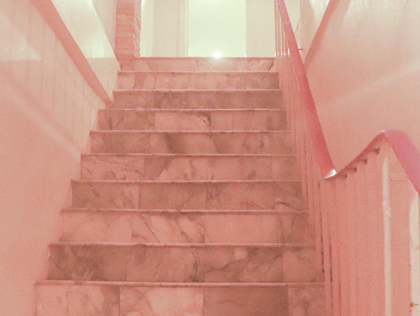Galaxy Inn, โรงแรม *