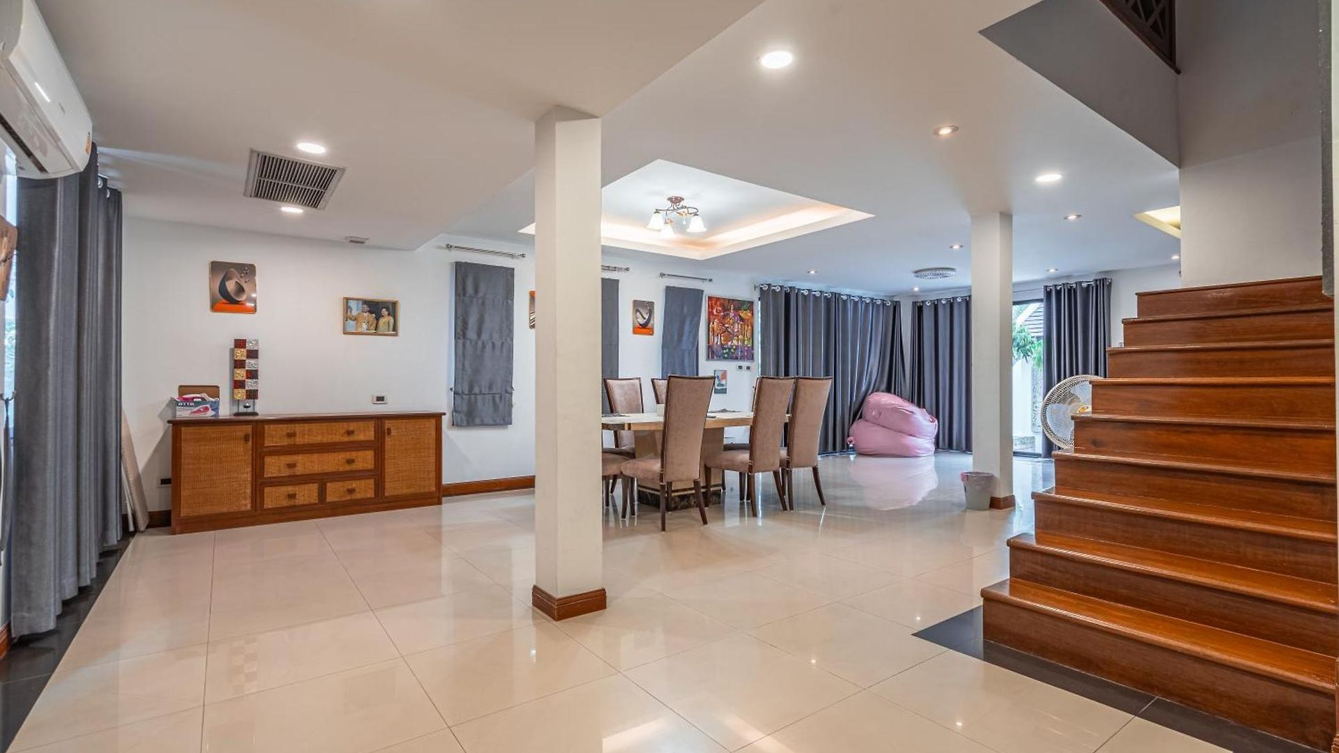 Thai Ins-style Pool 3br Near Hollywood Villa *
