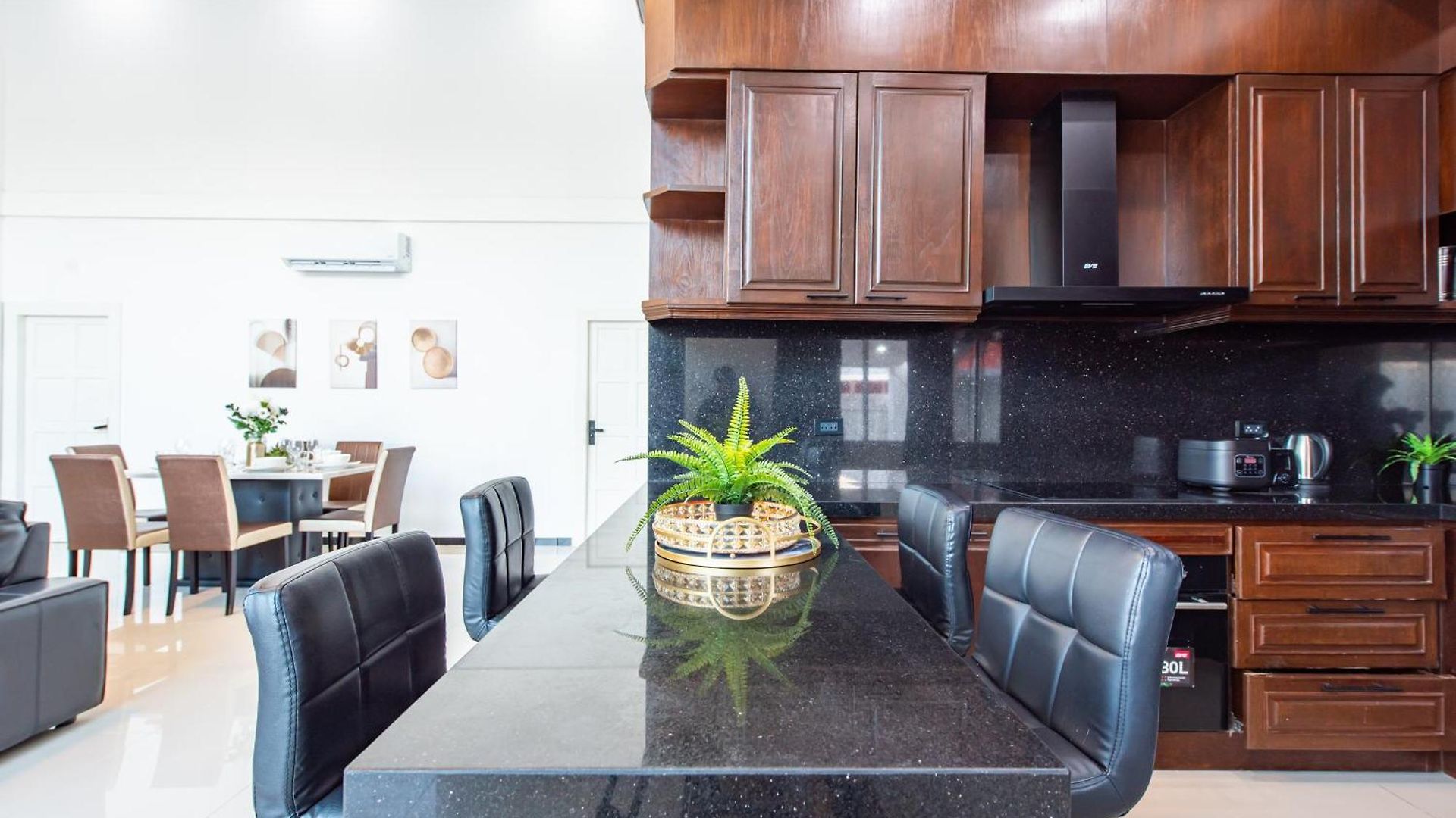 Lagoon Breeze 4br Pool Near Walking Street วิลล่า *