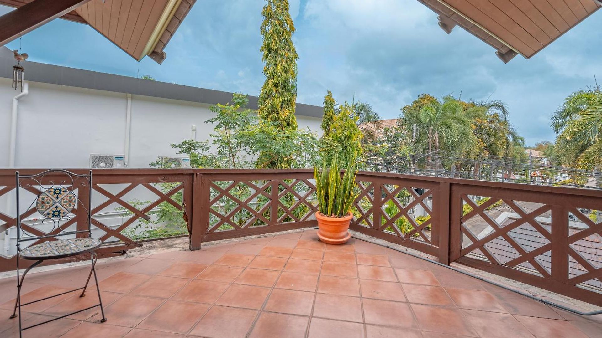 Thai Ins-style Pool 3br Near Hollywood * Pattaya