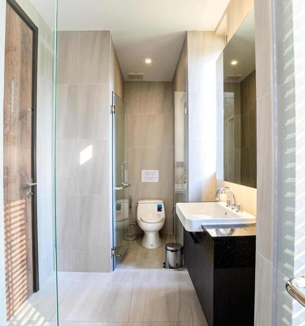 Modern 4br Pool In Good Location วิลล่า
