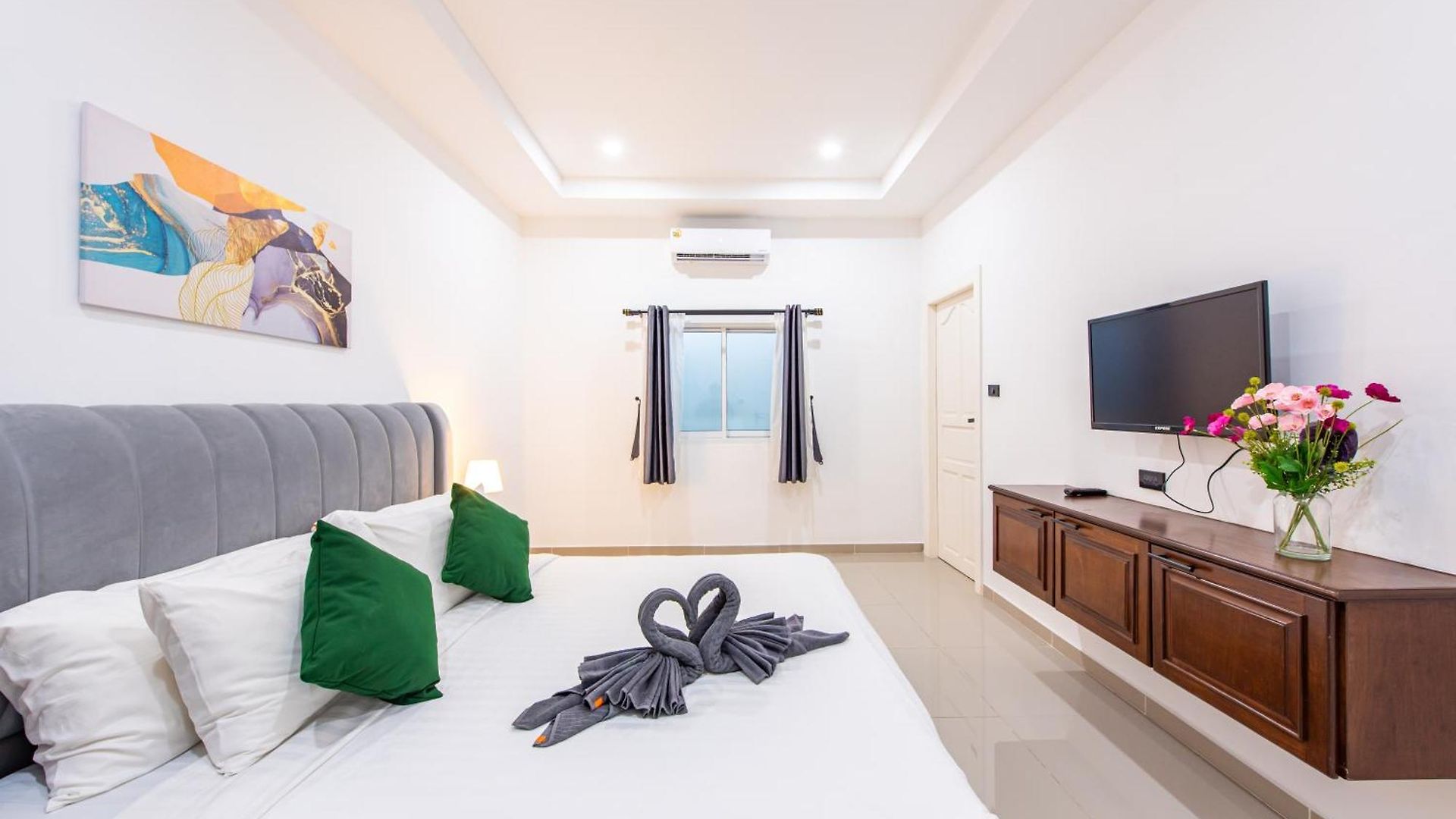 Lagoon Breeze 4br Pool Near Walking Street Pattaya